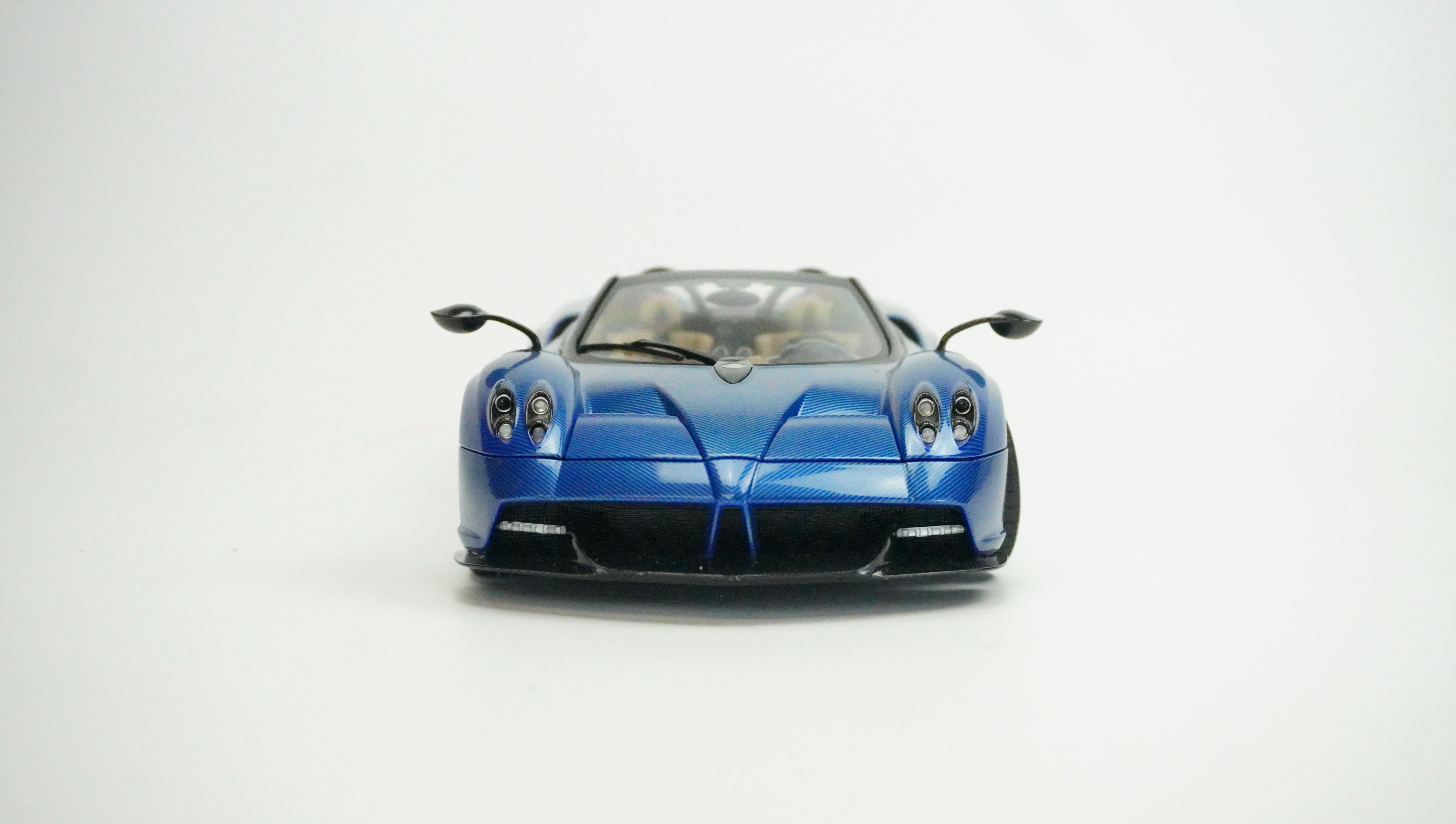 Pagani Huayra Roadster 1:18