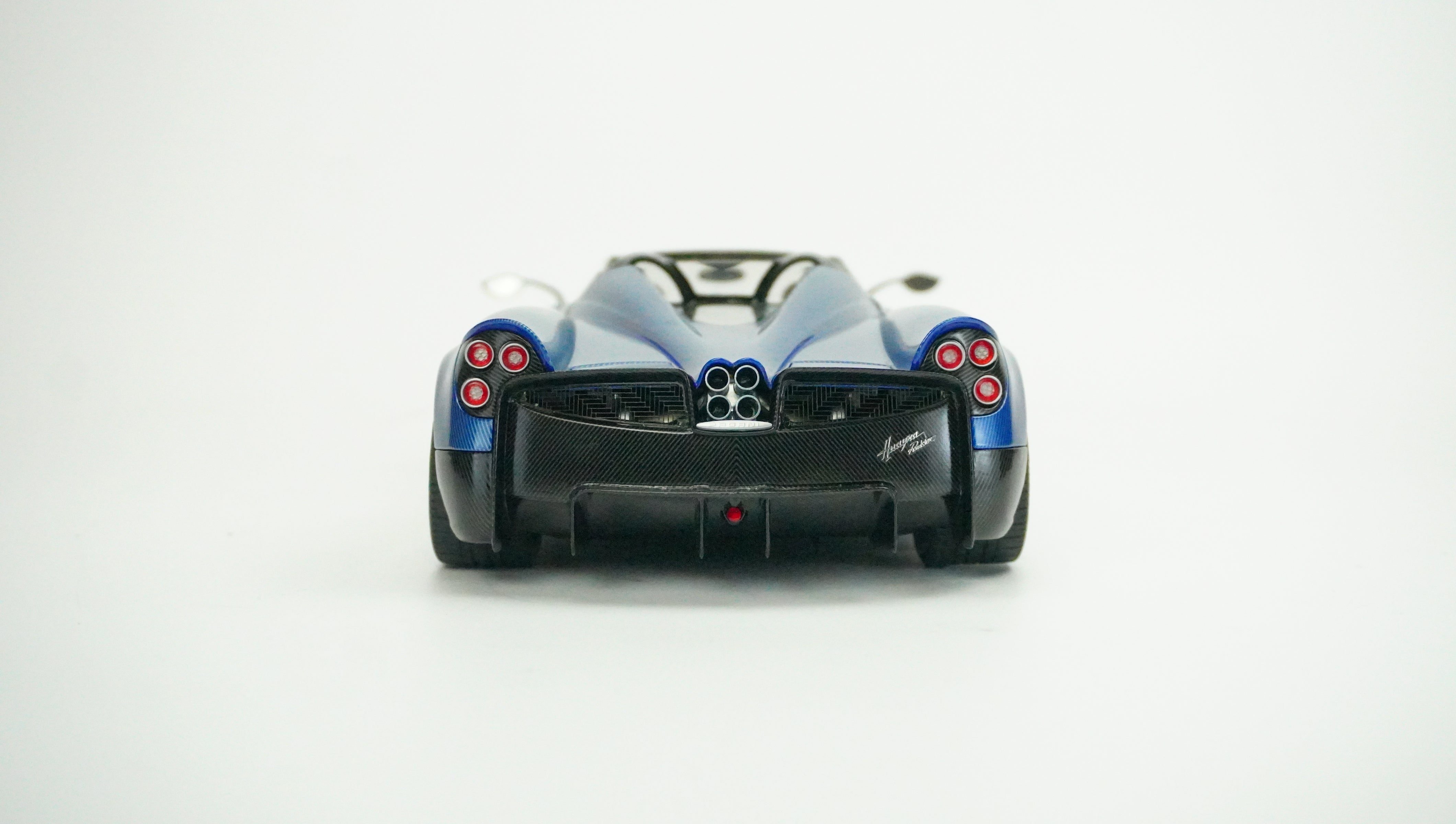 Pagani Huayra Roadster 1:18