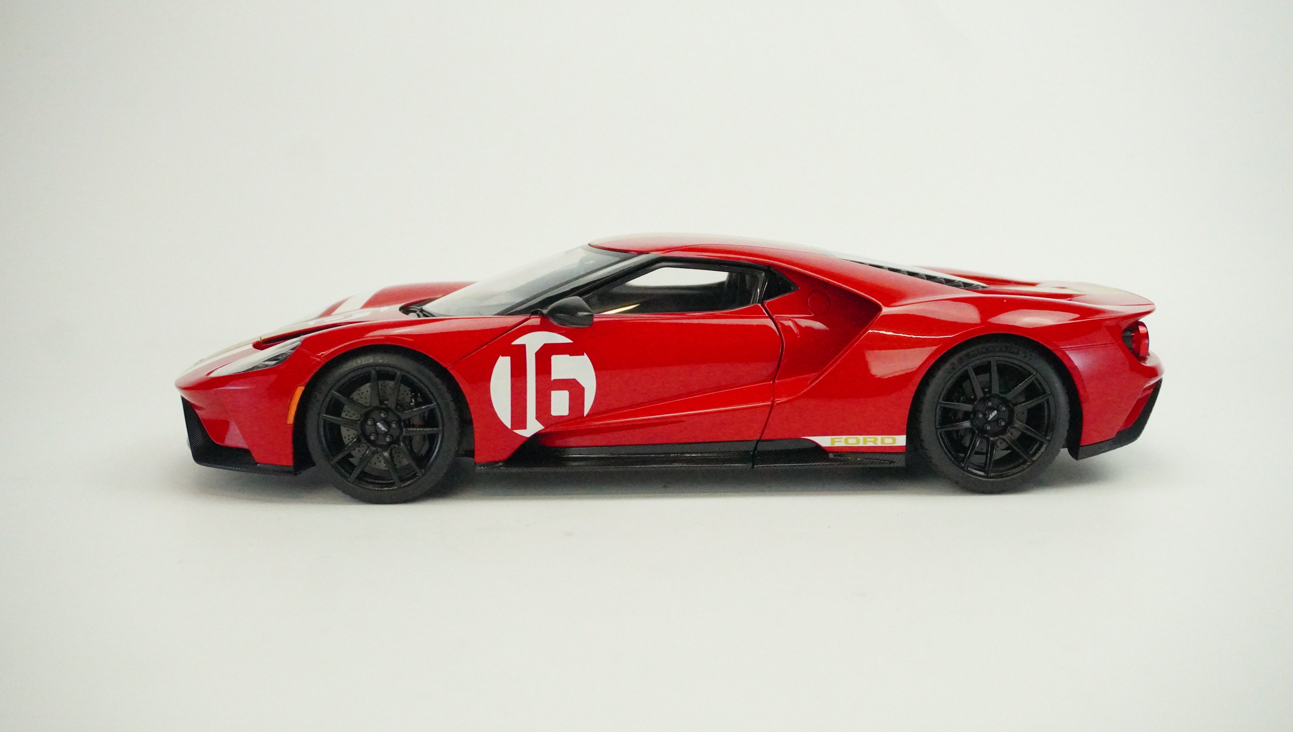 Ford GT Alan Mann Heritage Racing Nr.16 2022 1:18