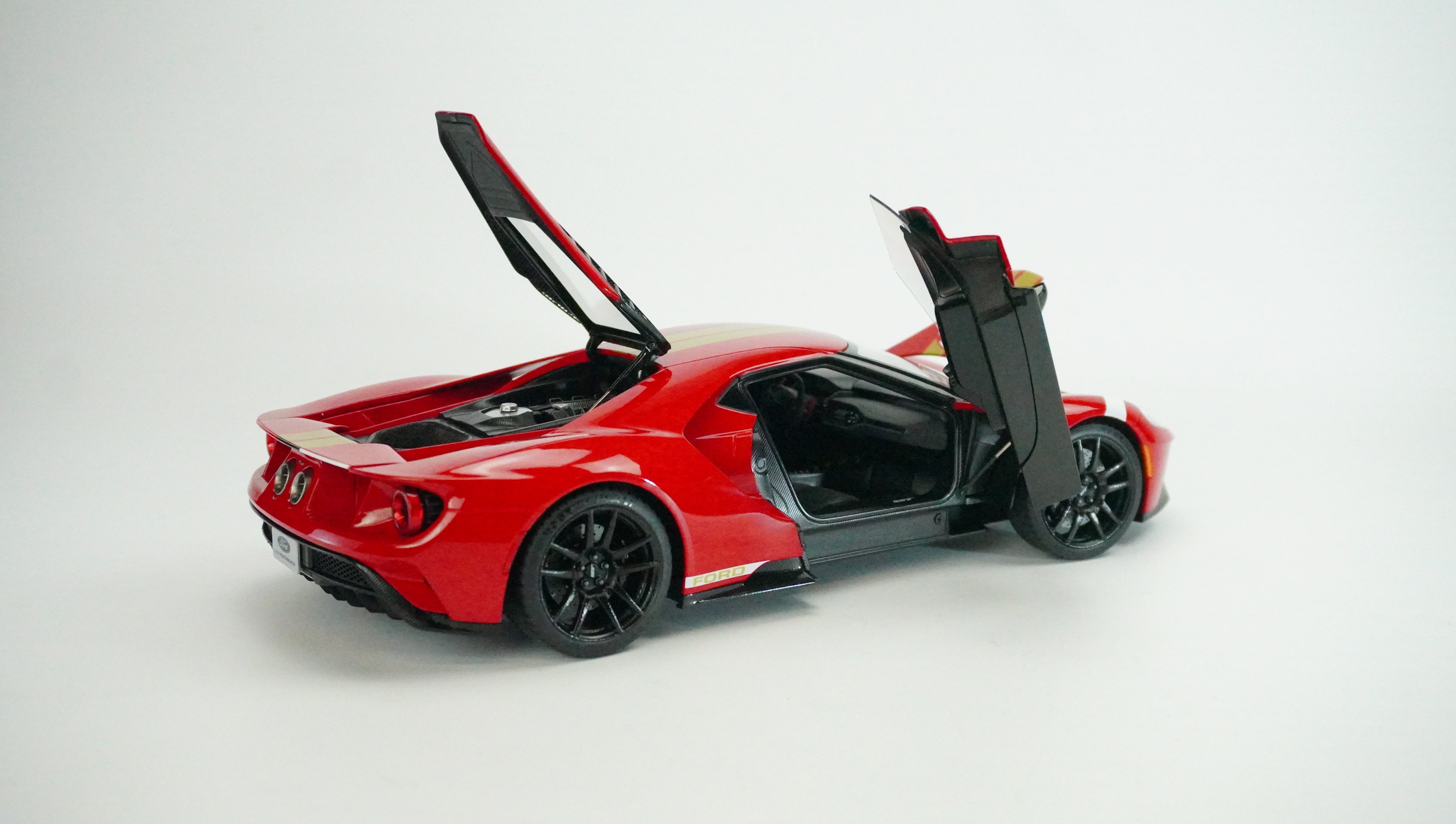 Ford GT Alan Mann Heritage Racing Nr.16 2022 1:18