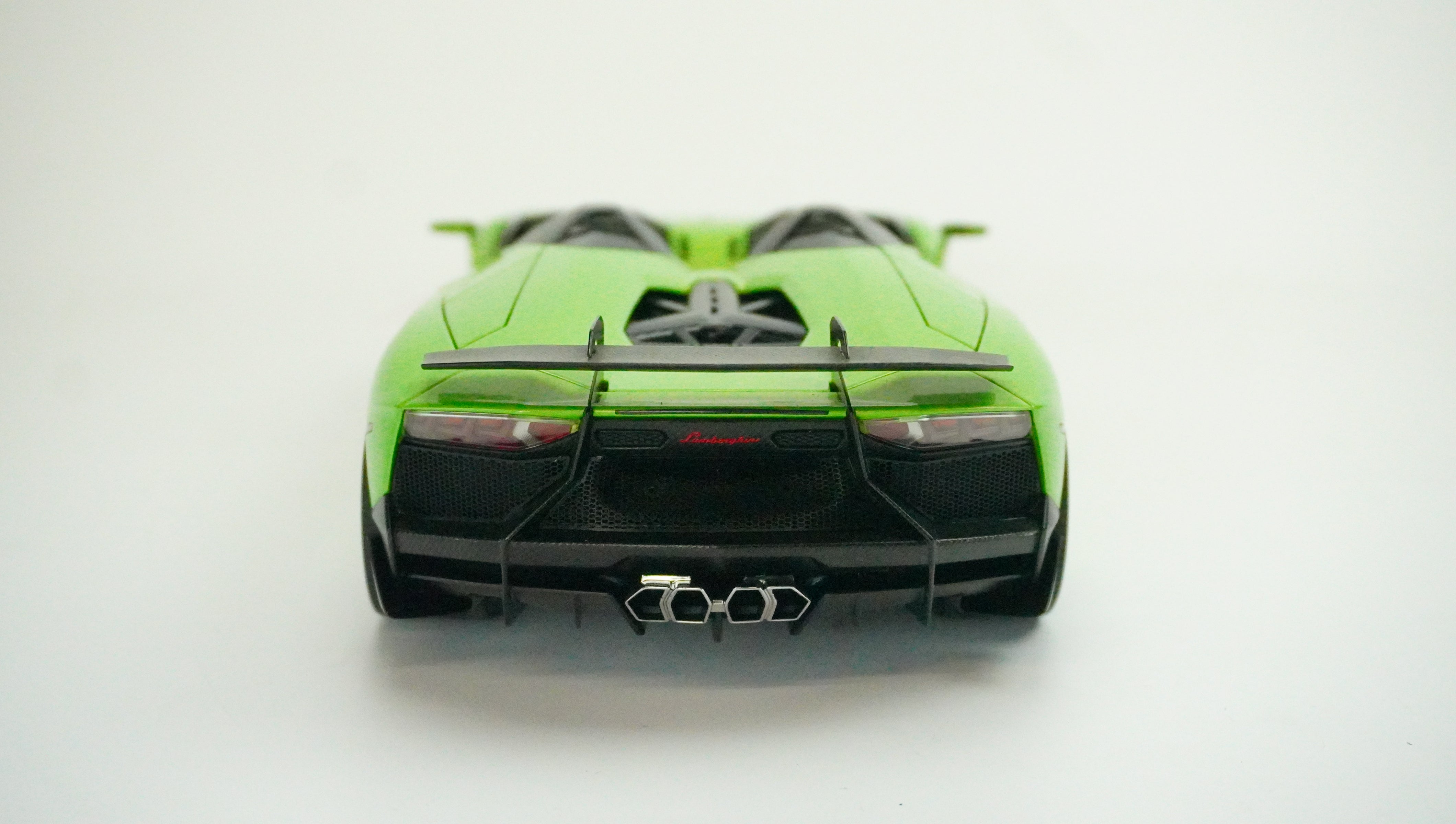 Lamborghini Aventador J Spyder 1:18