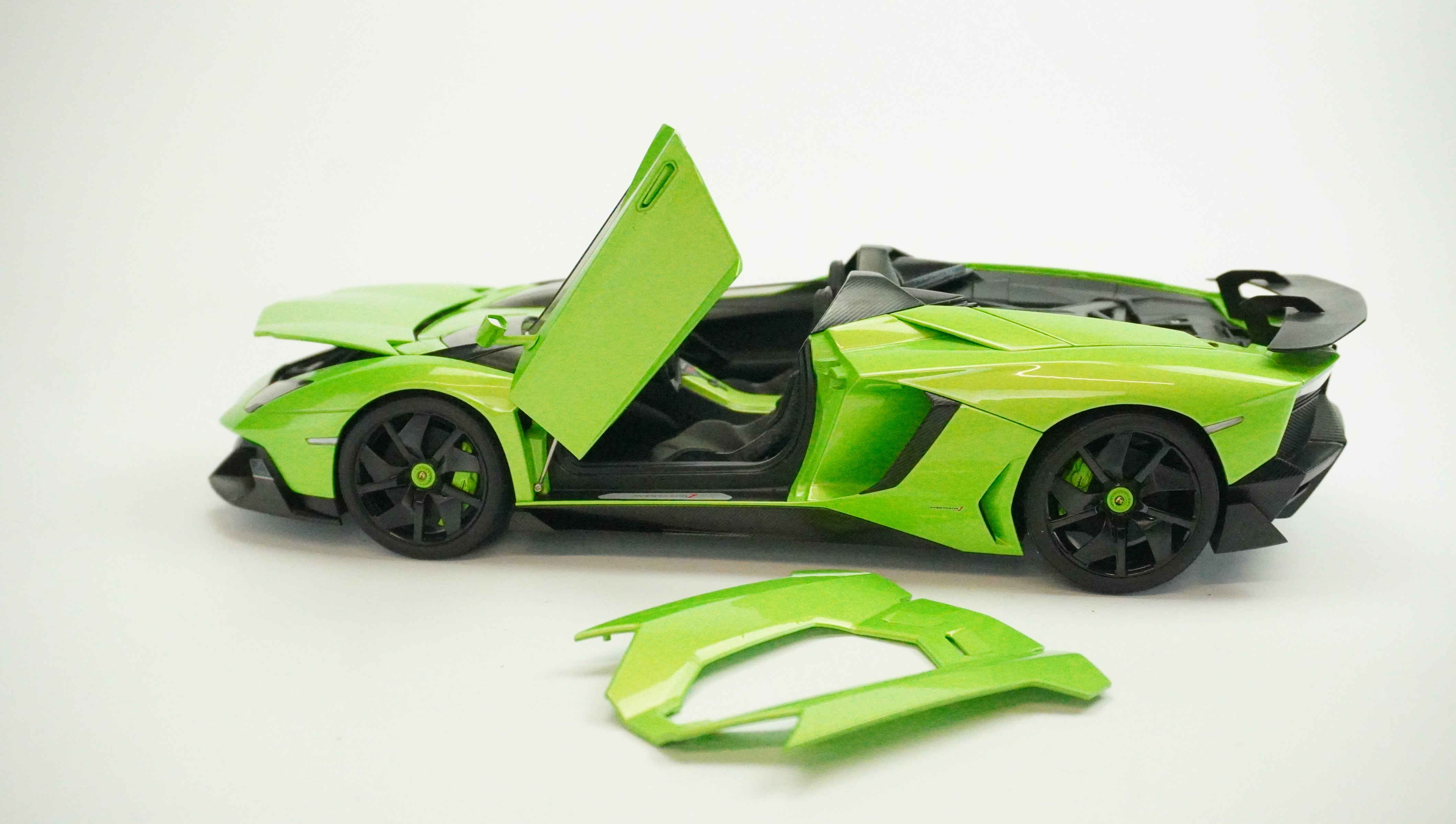 Lamborghini Aventador J Spyder 1:18