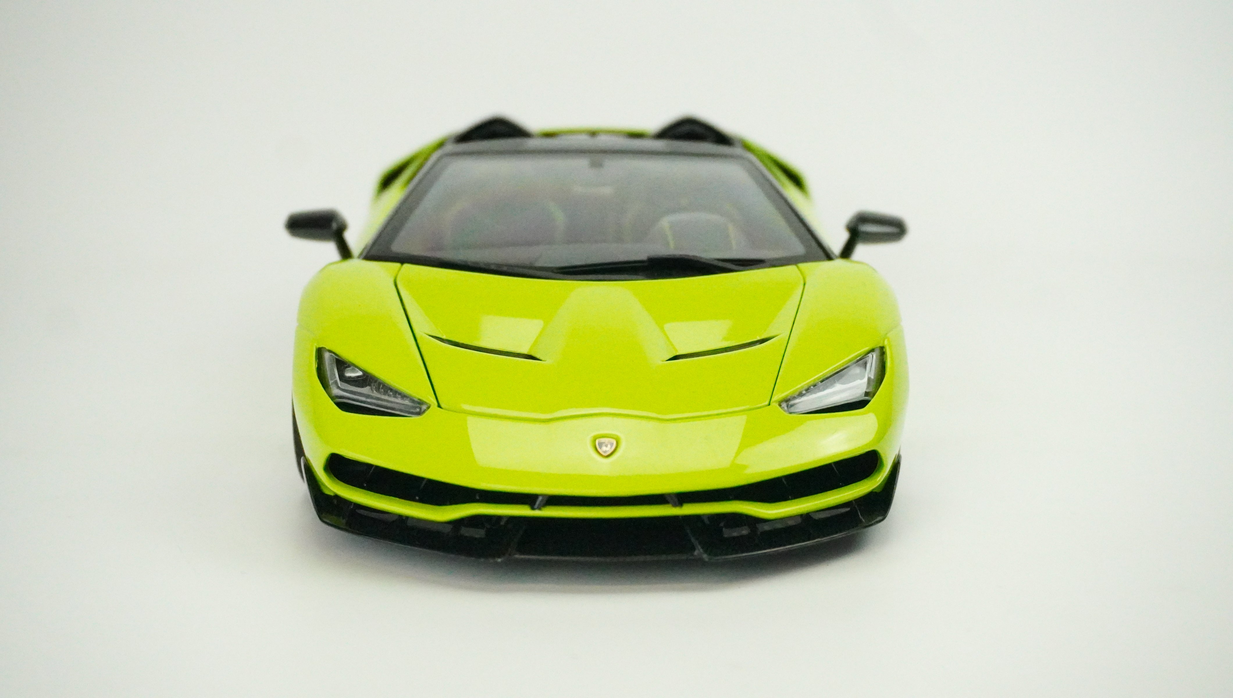 Lamborghini Centenario Roadster 1:18