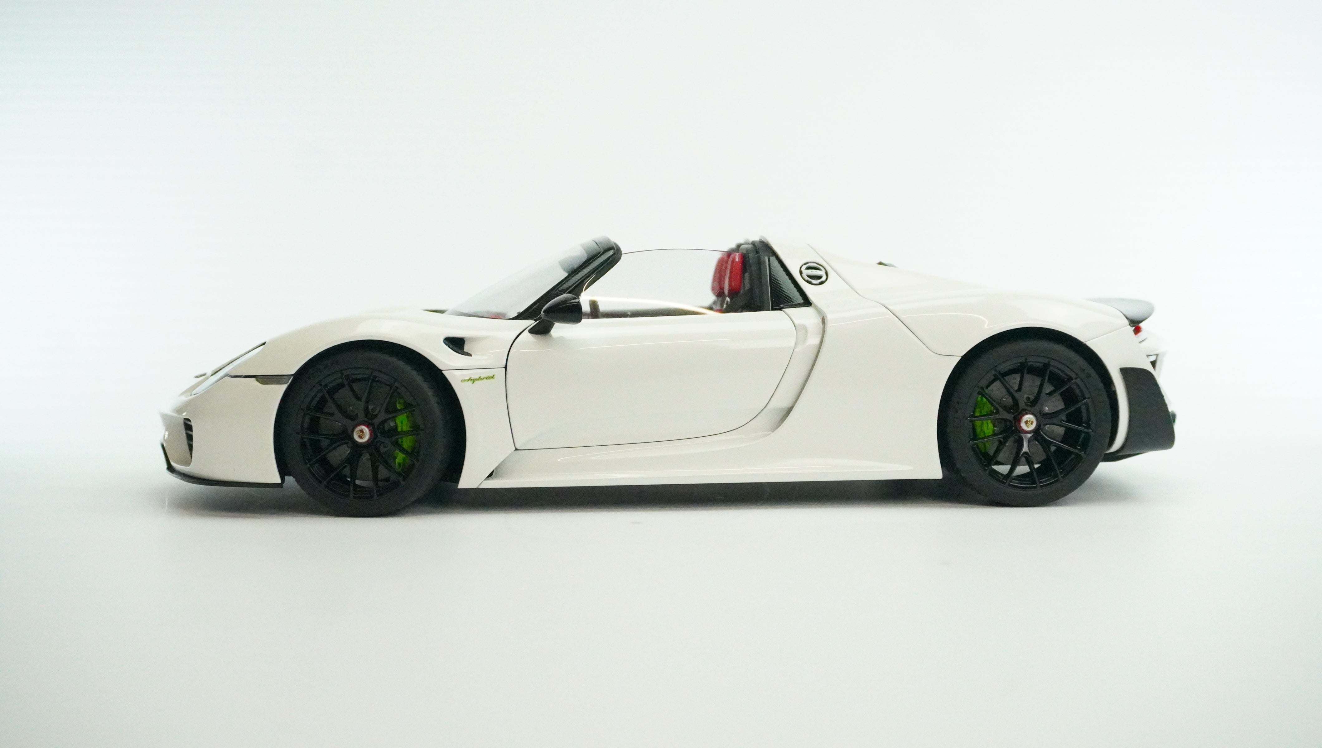 Porsche 918 Spyder Weissach 1:18