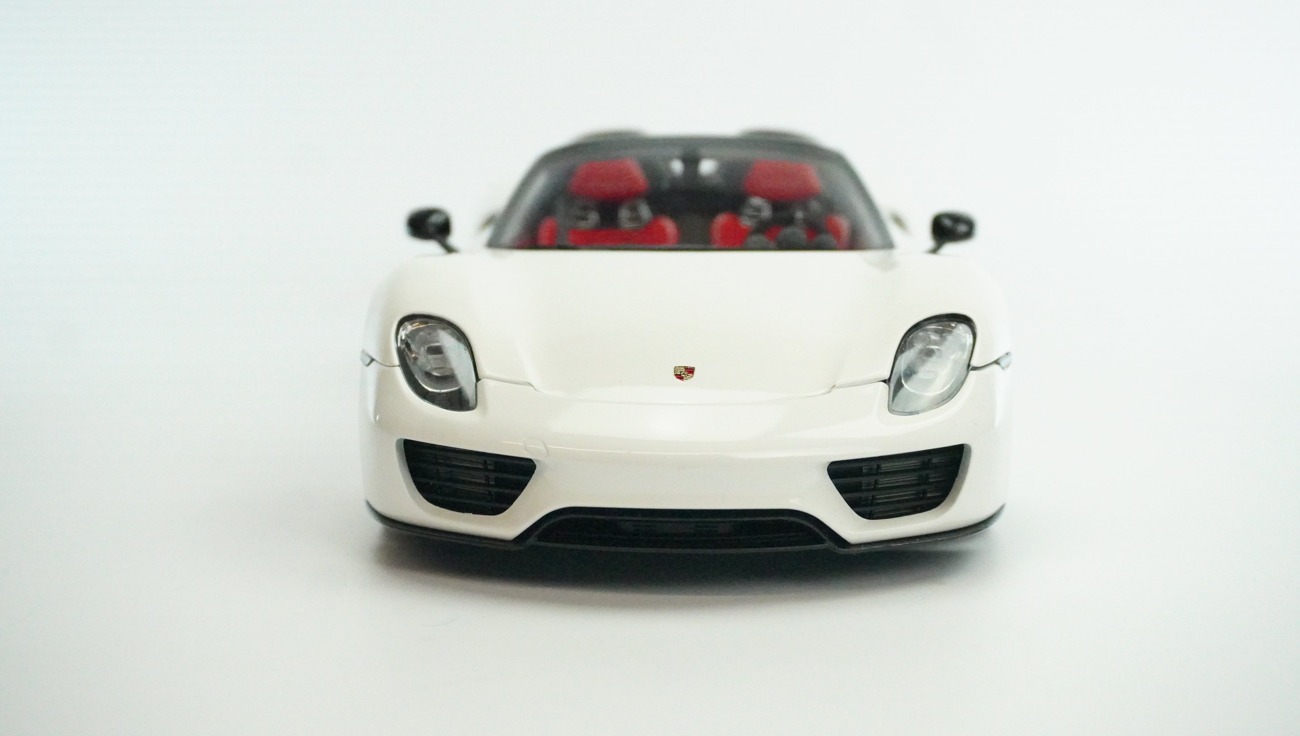 Porsche 918 Spyder Weissach 1:18