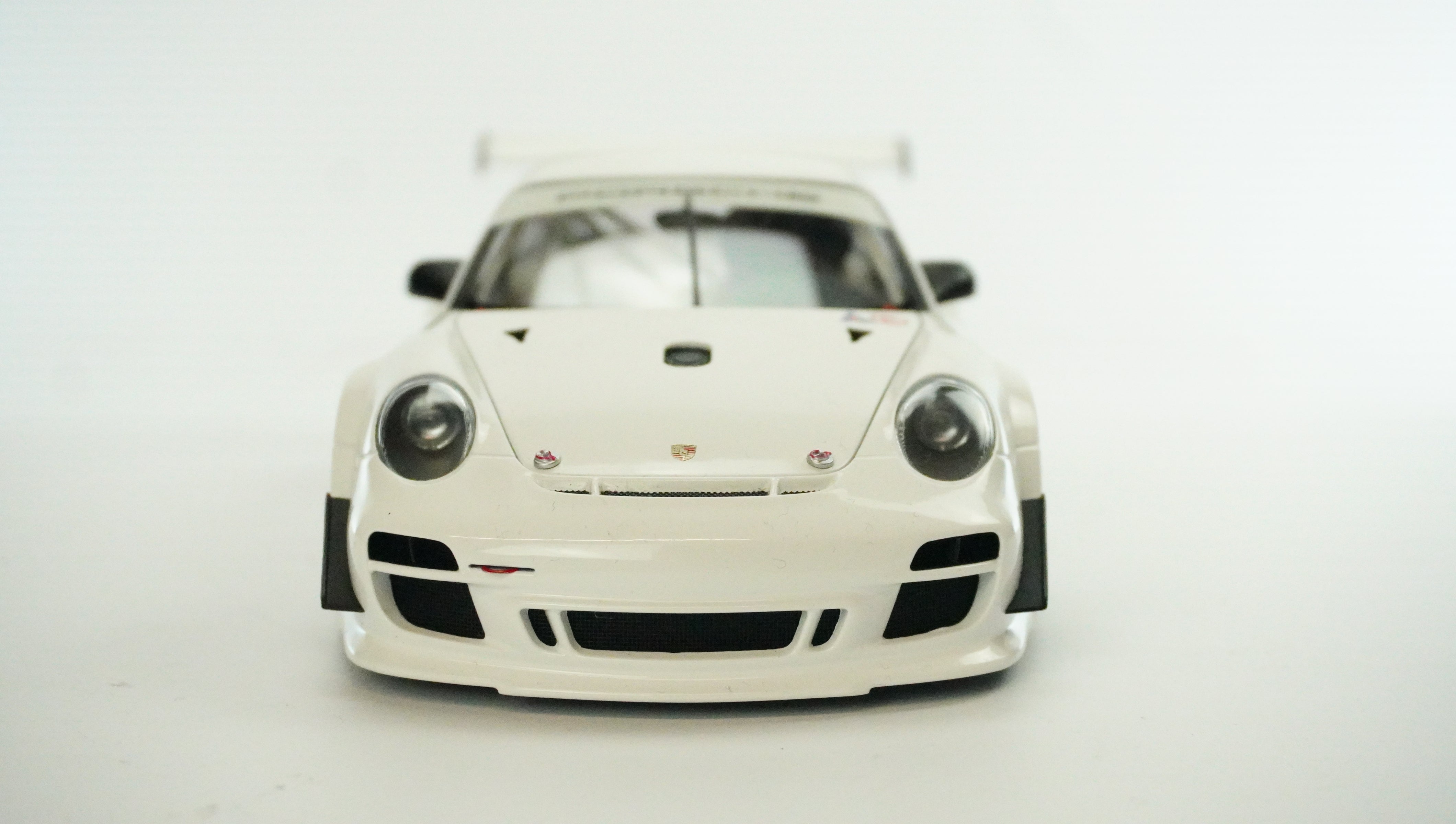 Porsche 911 (997) GT3 R 2010 1:18