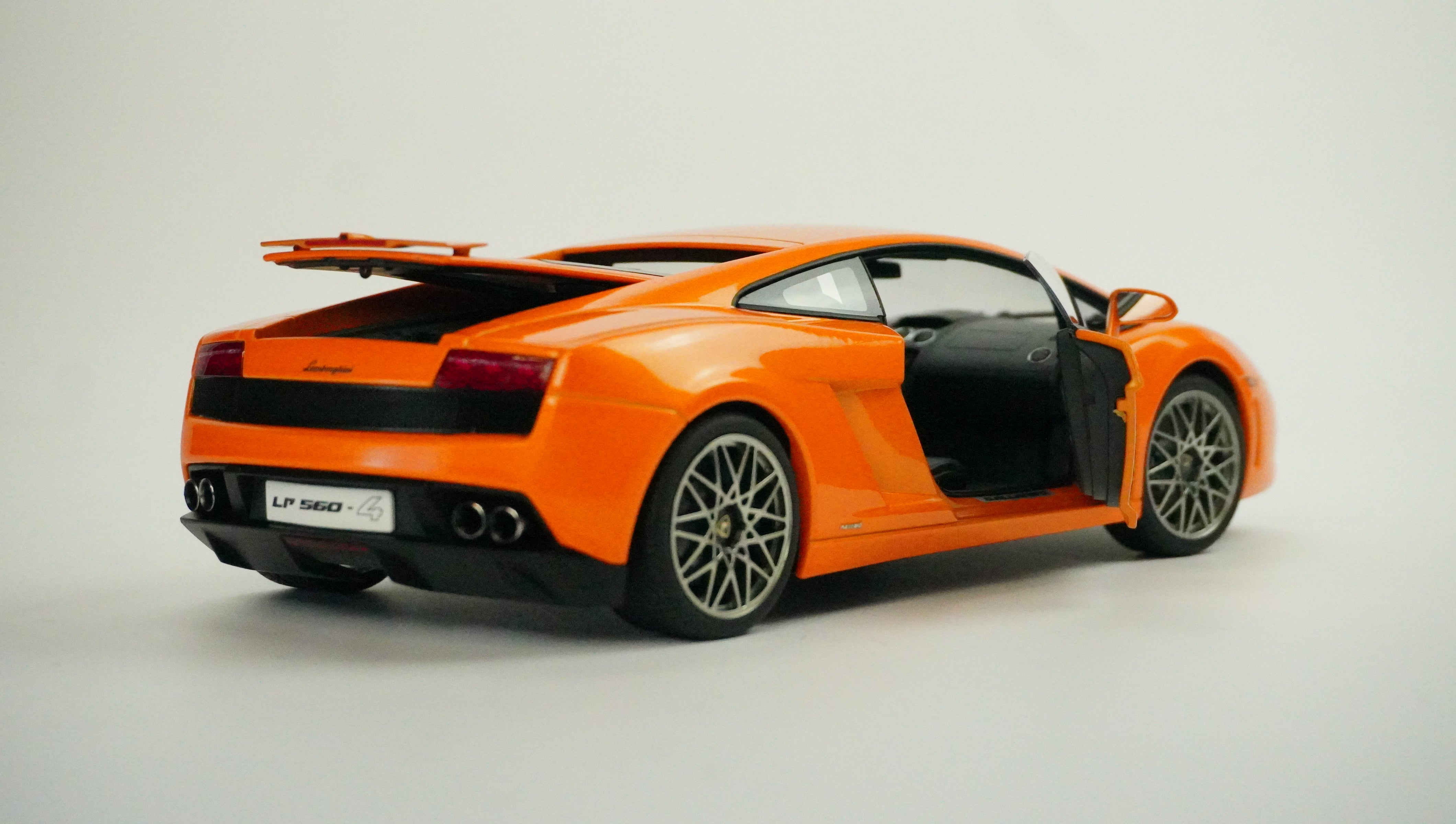Lamborghini Gallardo LP560-4 1:18