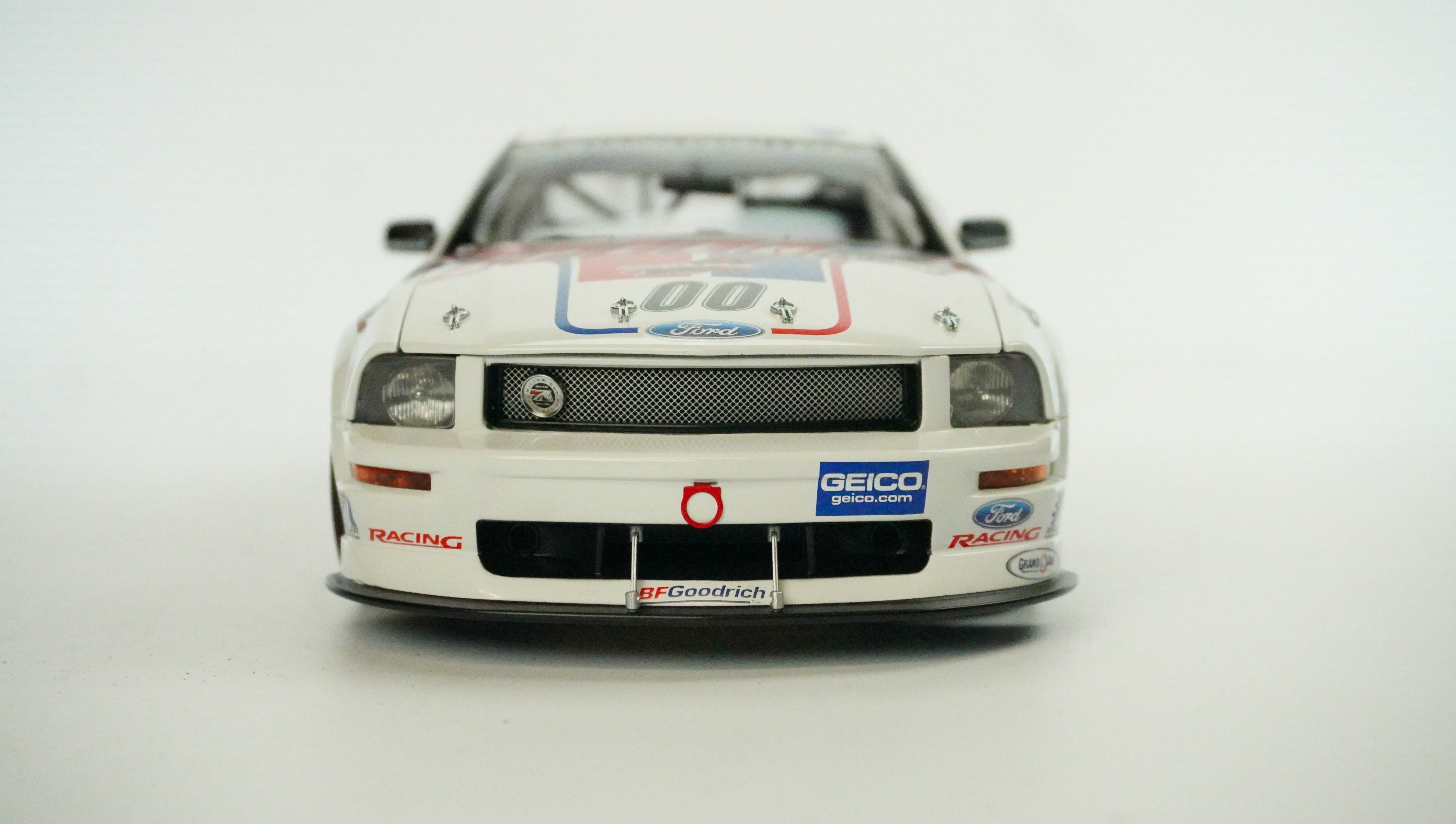 Ford Mustang Challenge FR500S Limited 2007 1:18