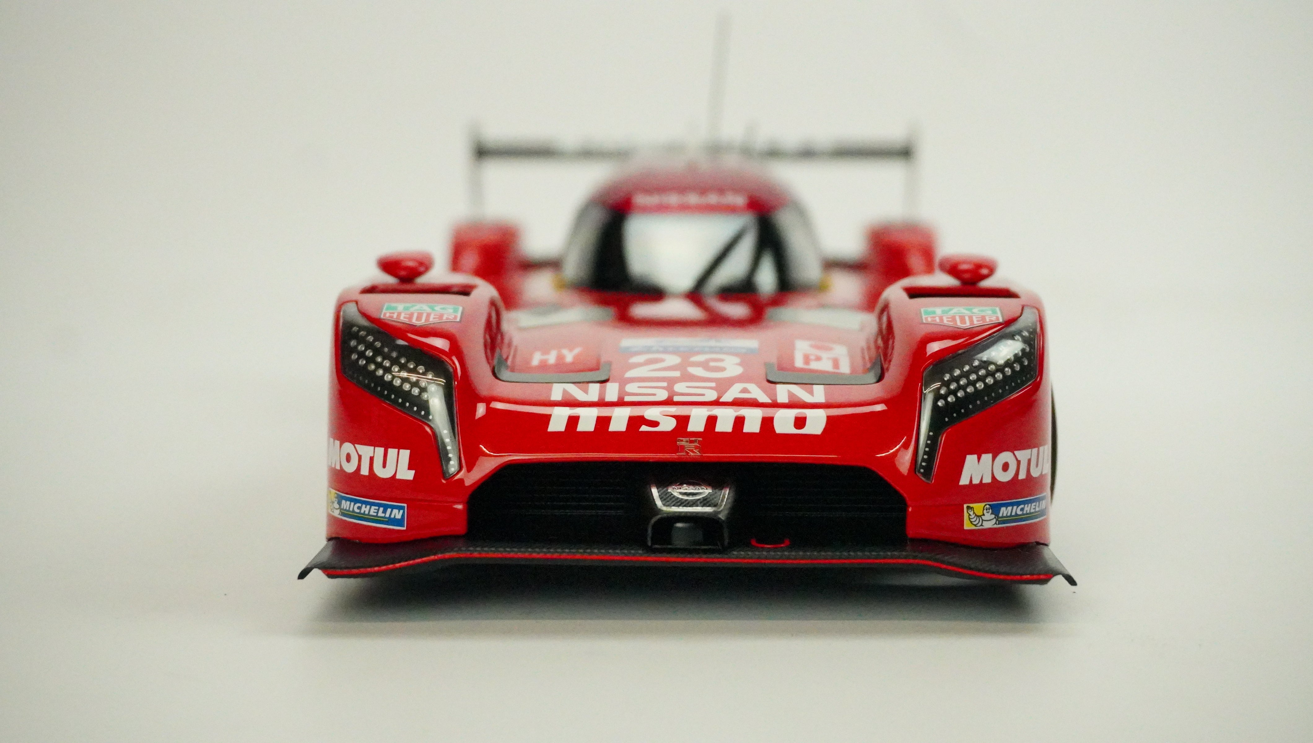 Nissan GT-R LM Nismo Racing No. 23 2015 1:18
