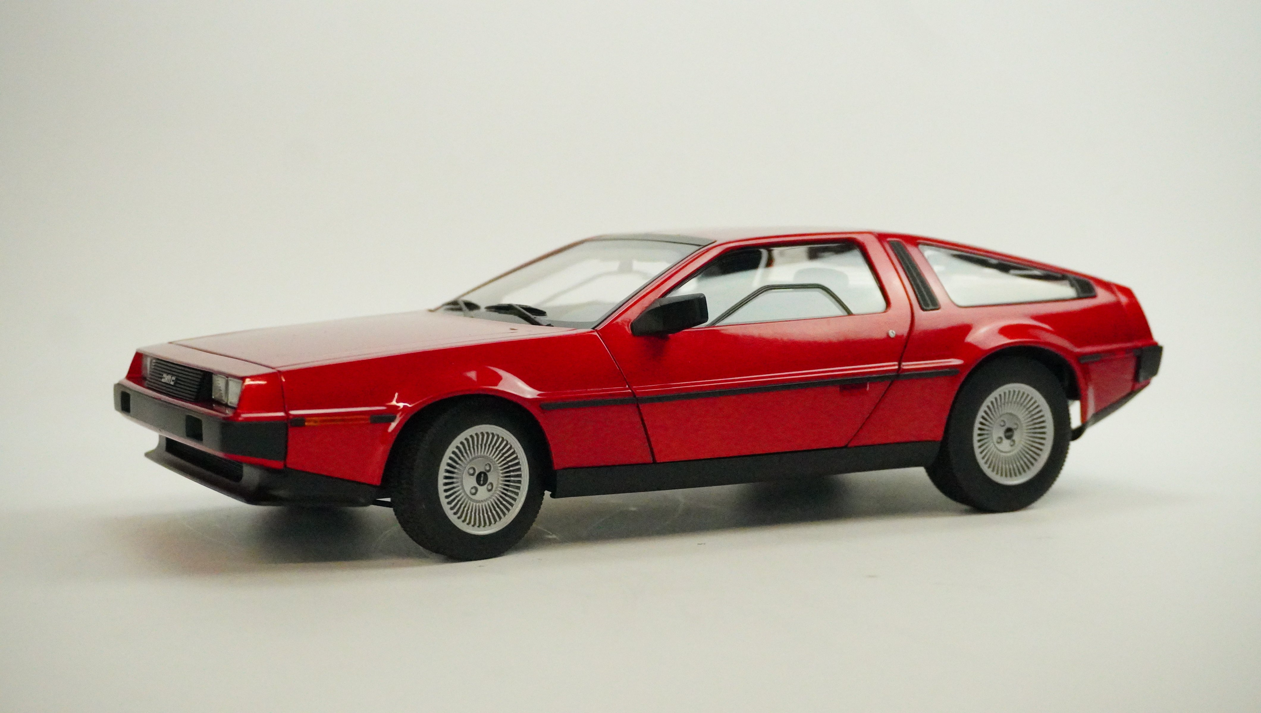 DeLorean DMC-12 1:18