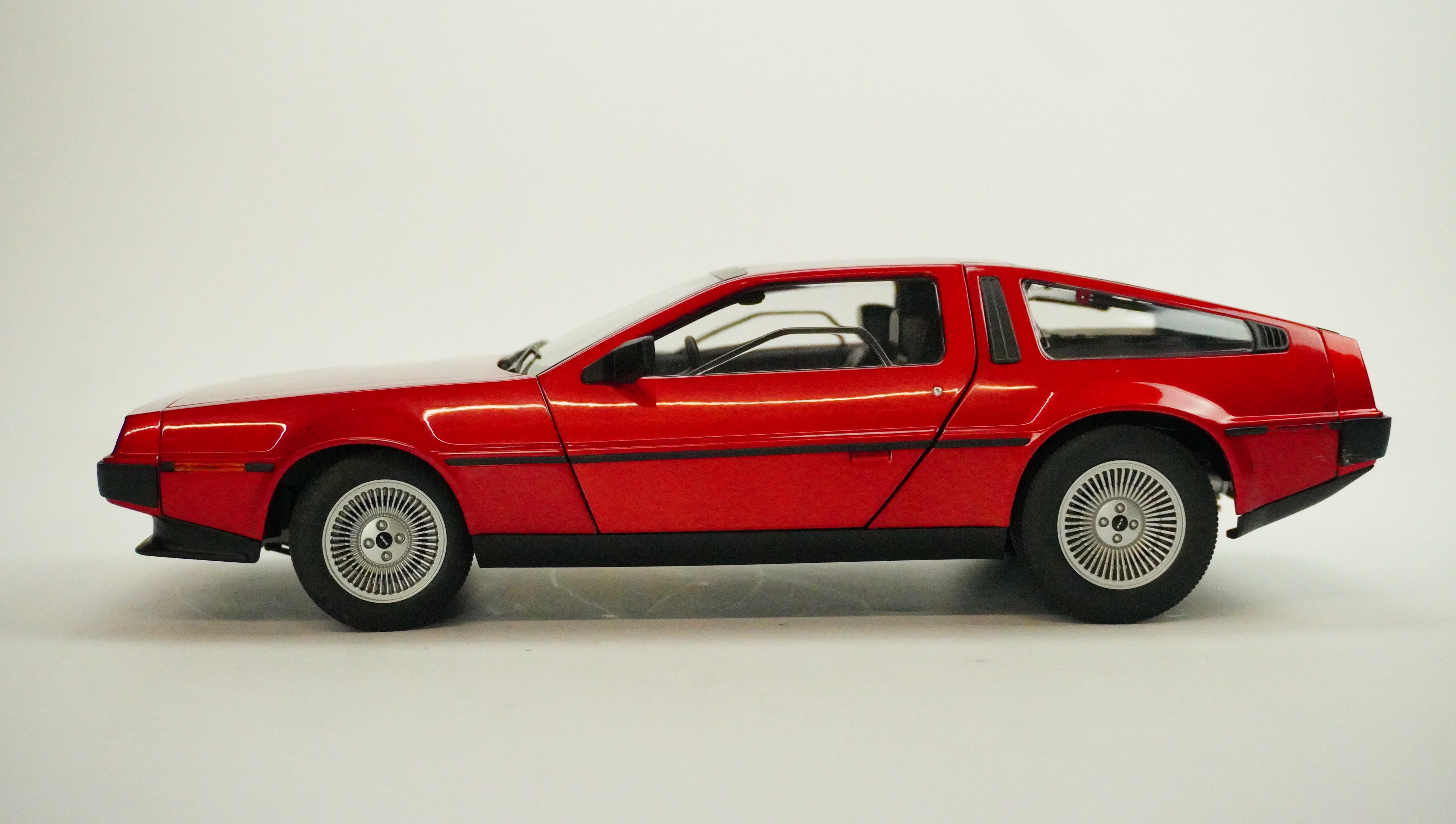 DeLorean DMC-12 1:18