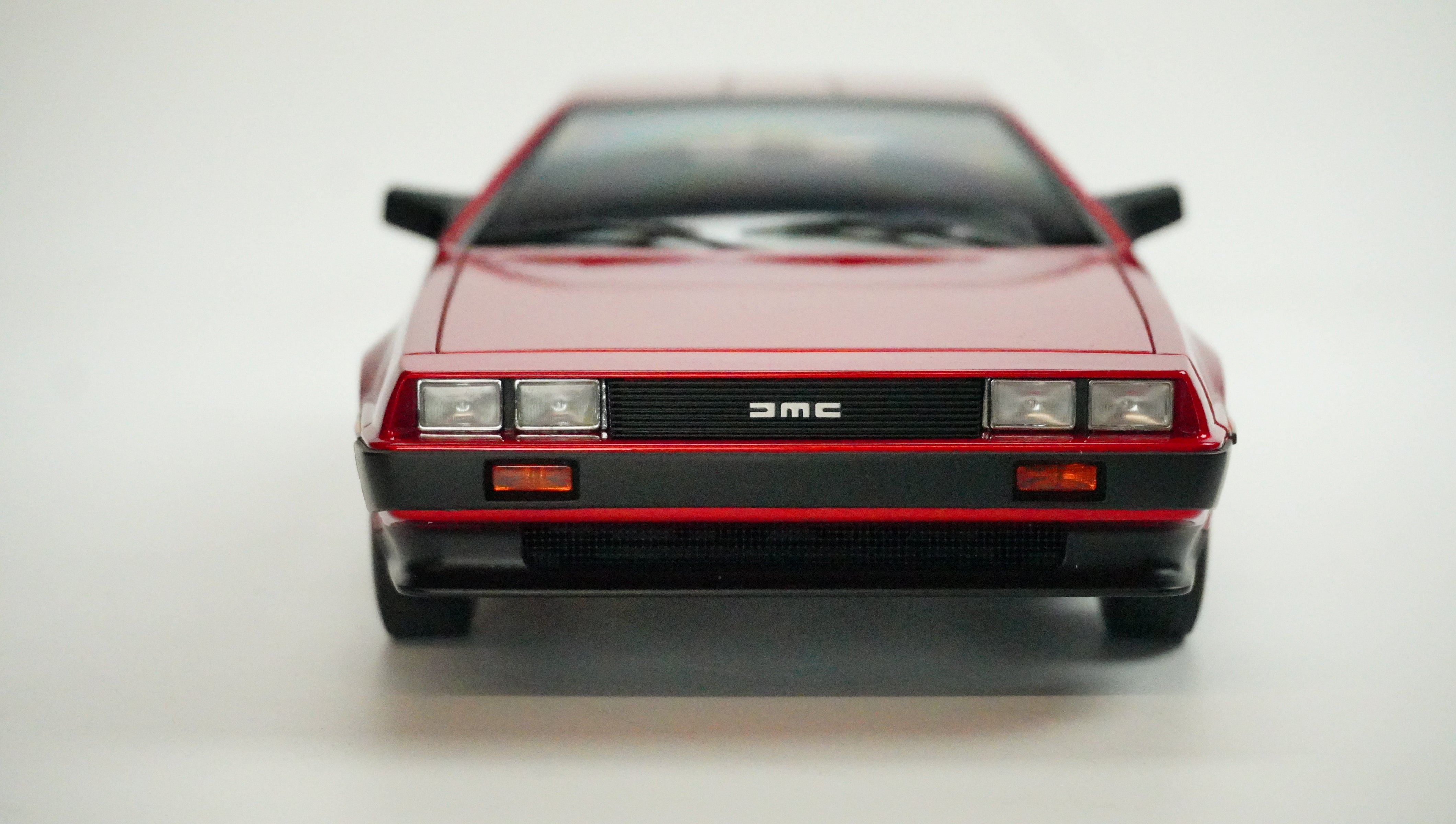 DeLorean DMC-12 1:18