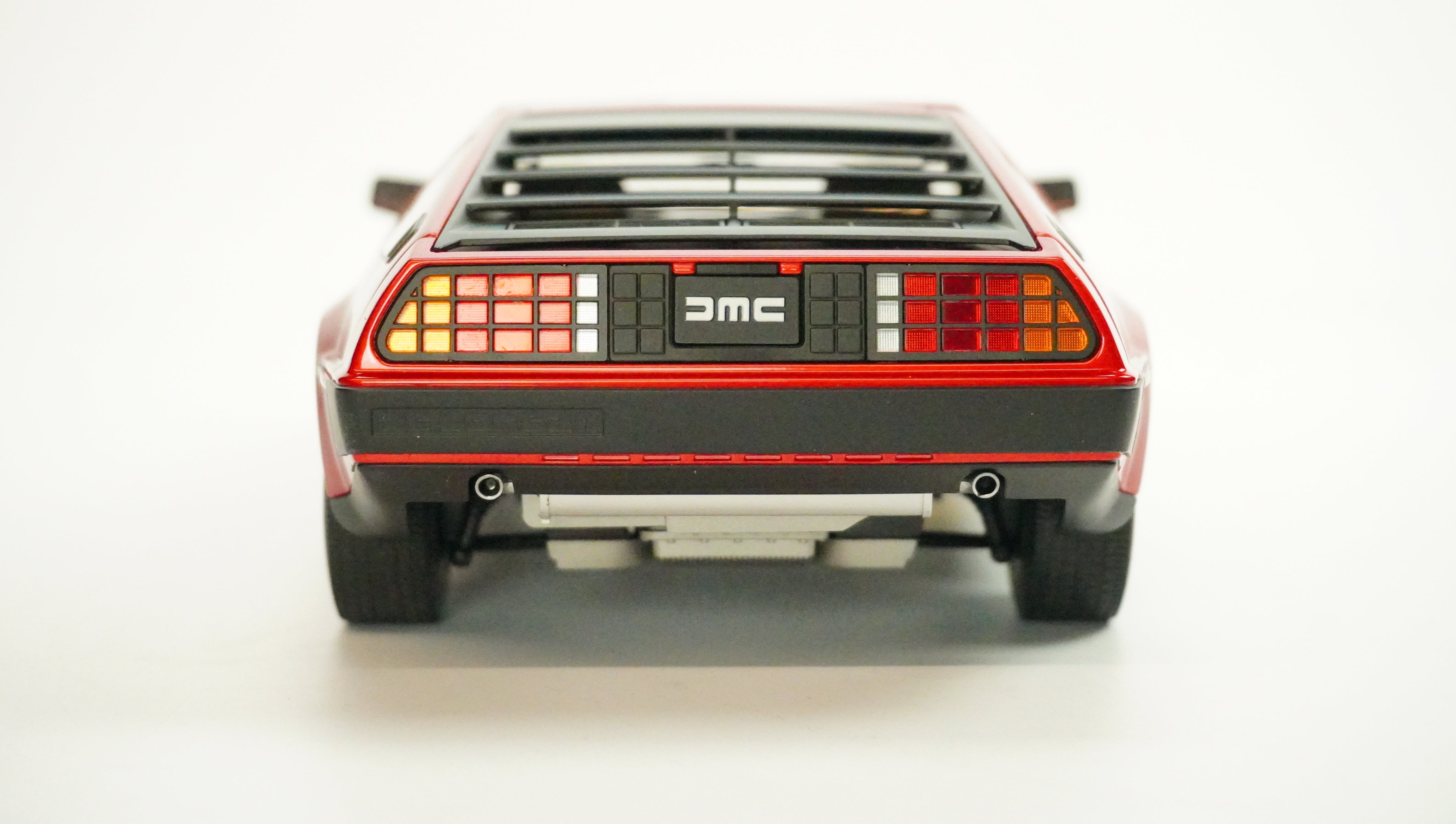 DeLorean DMC-12 1:18