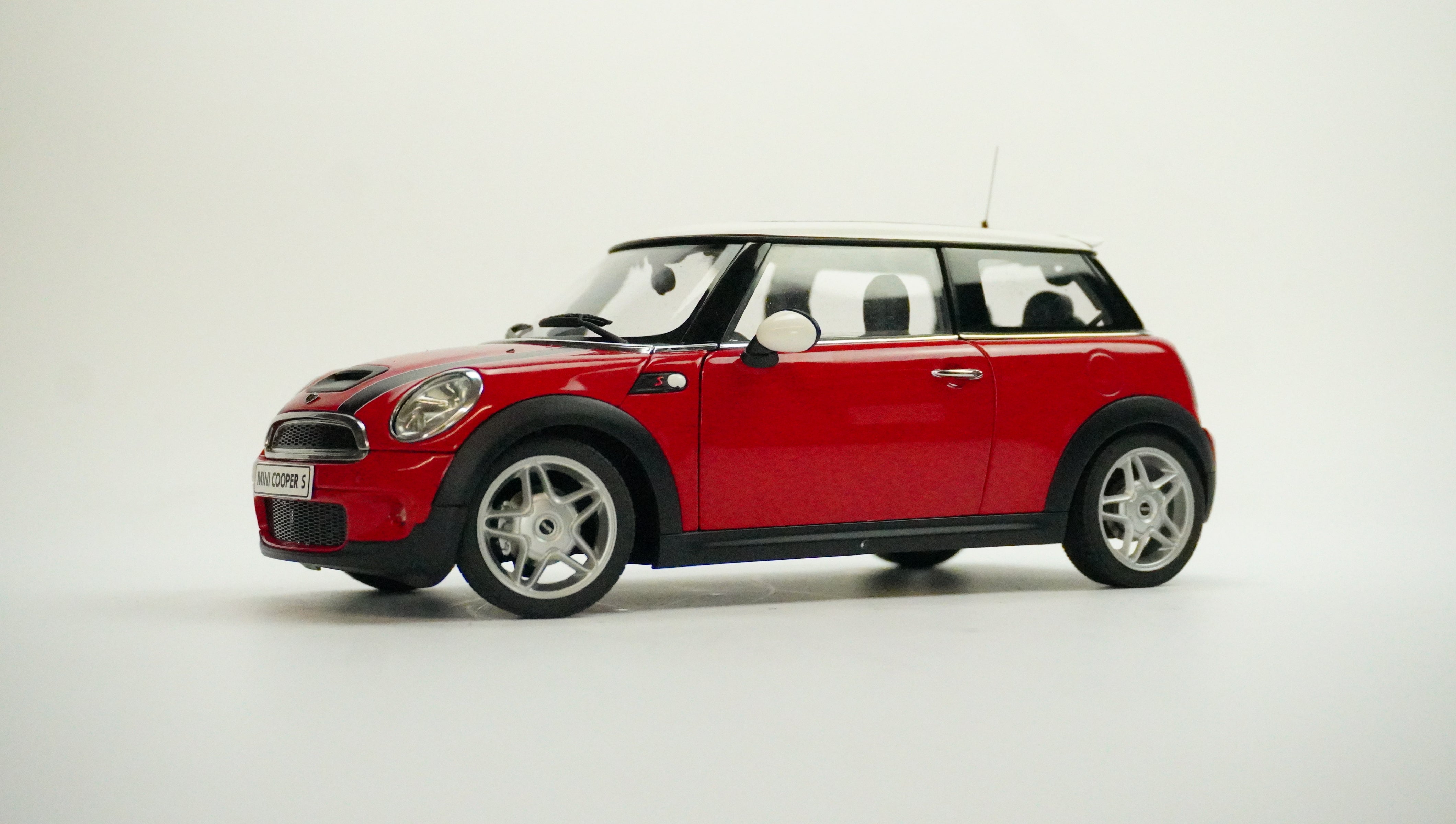 Mini Cooper S 2006 1:18