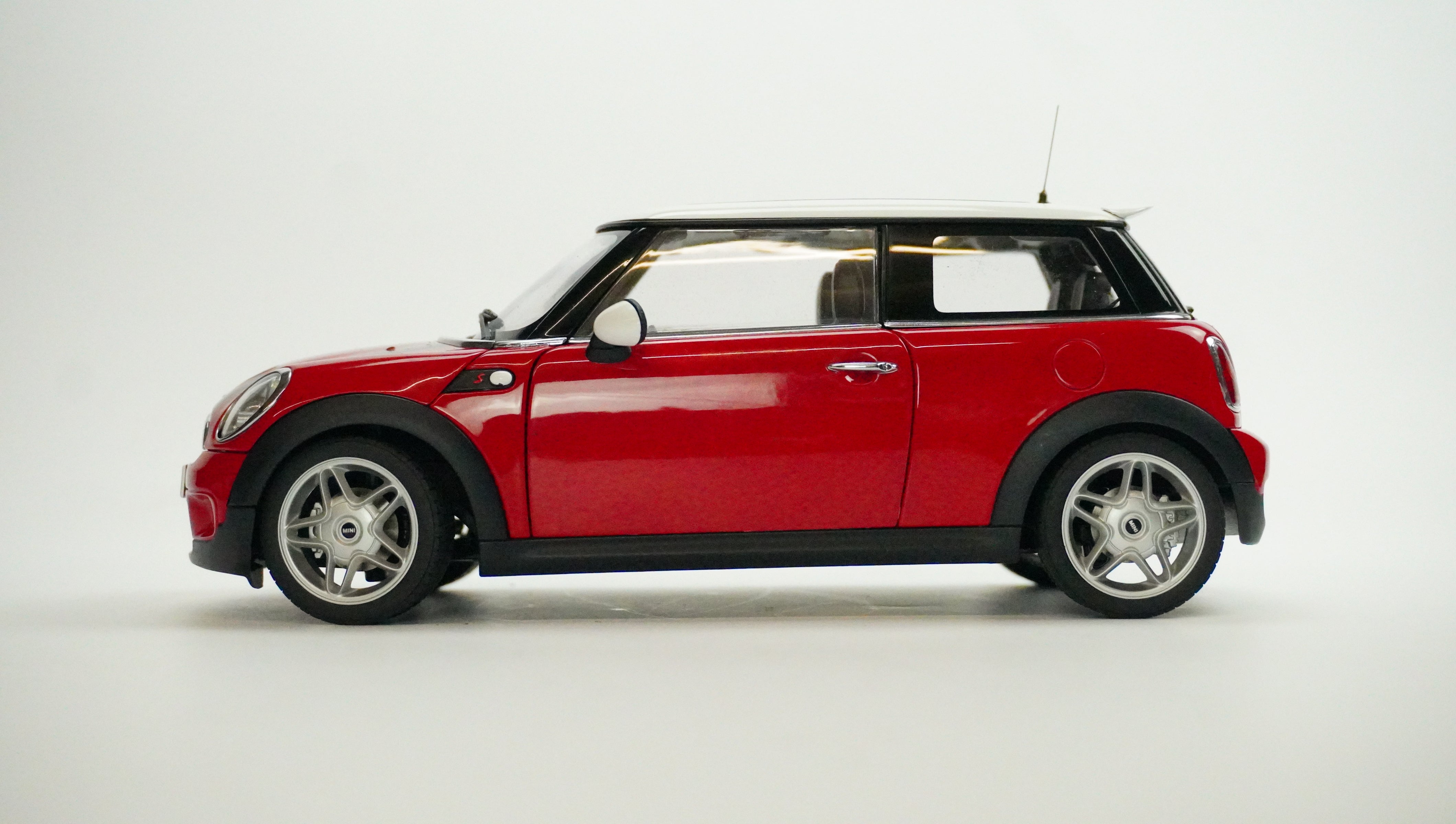 Mini Cooper S 2006 1:18