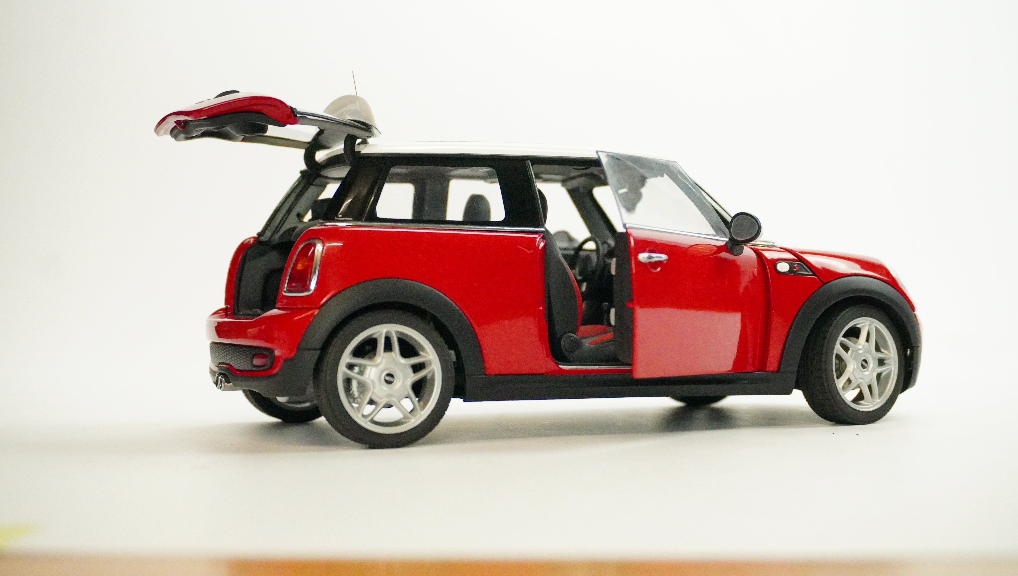 Mini Cooper S 2006 1:18