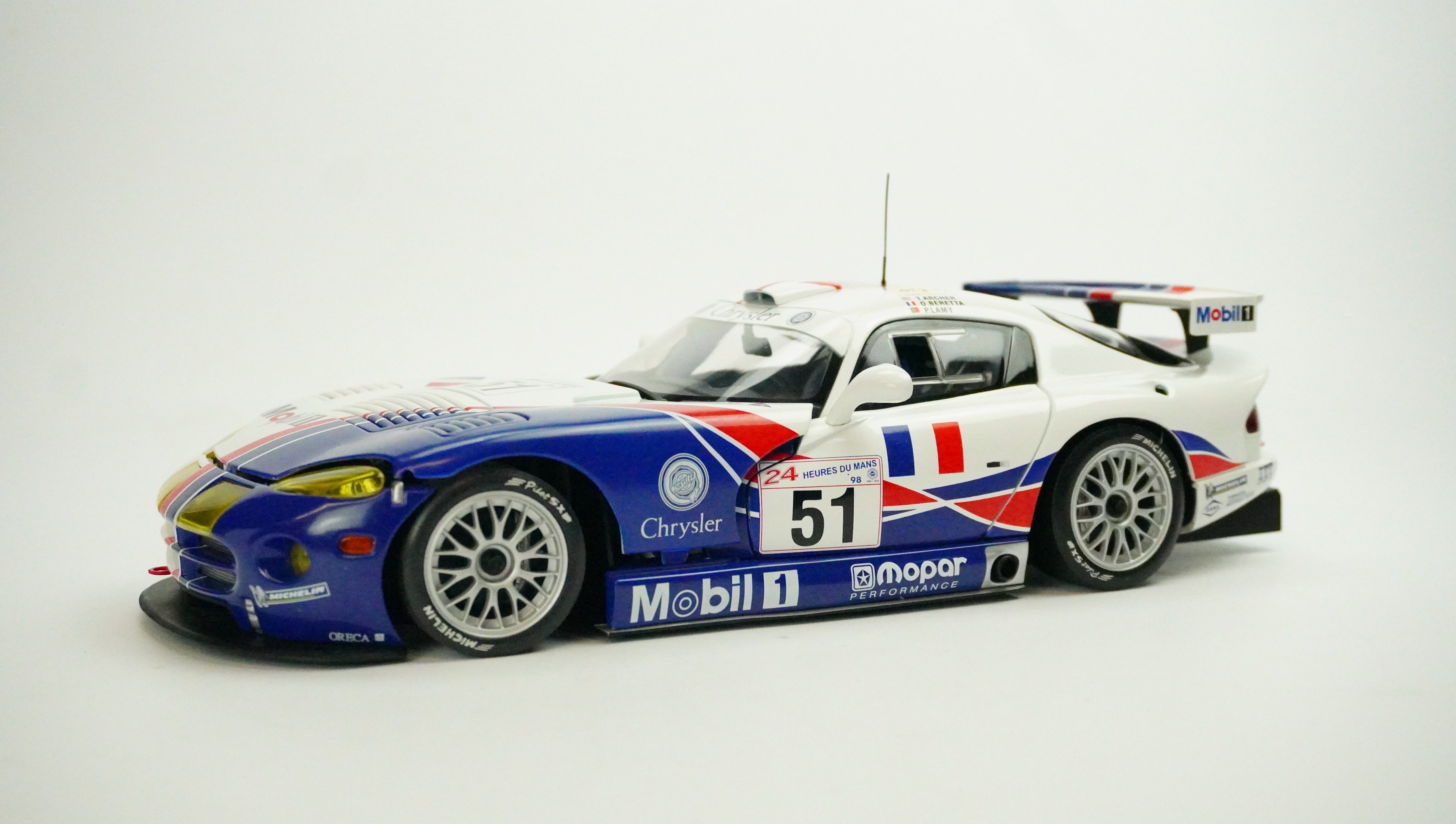 Dodge Viper GTS R Racing No. 51 1:18