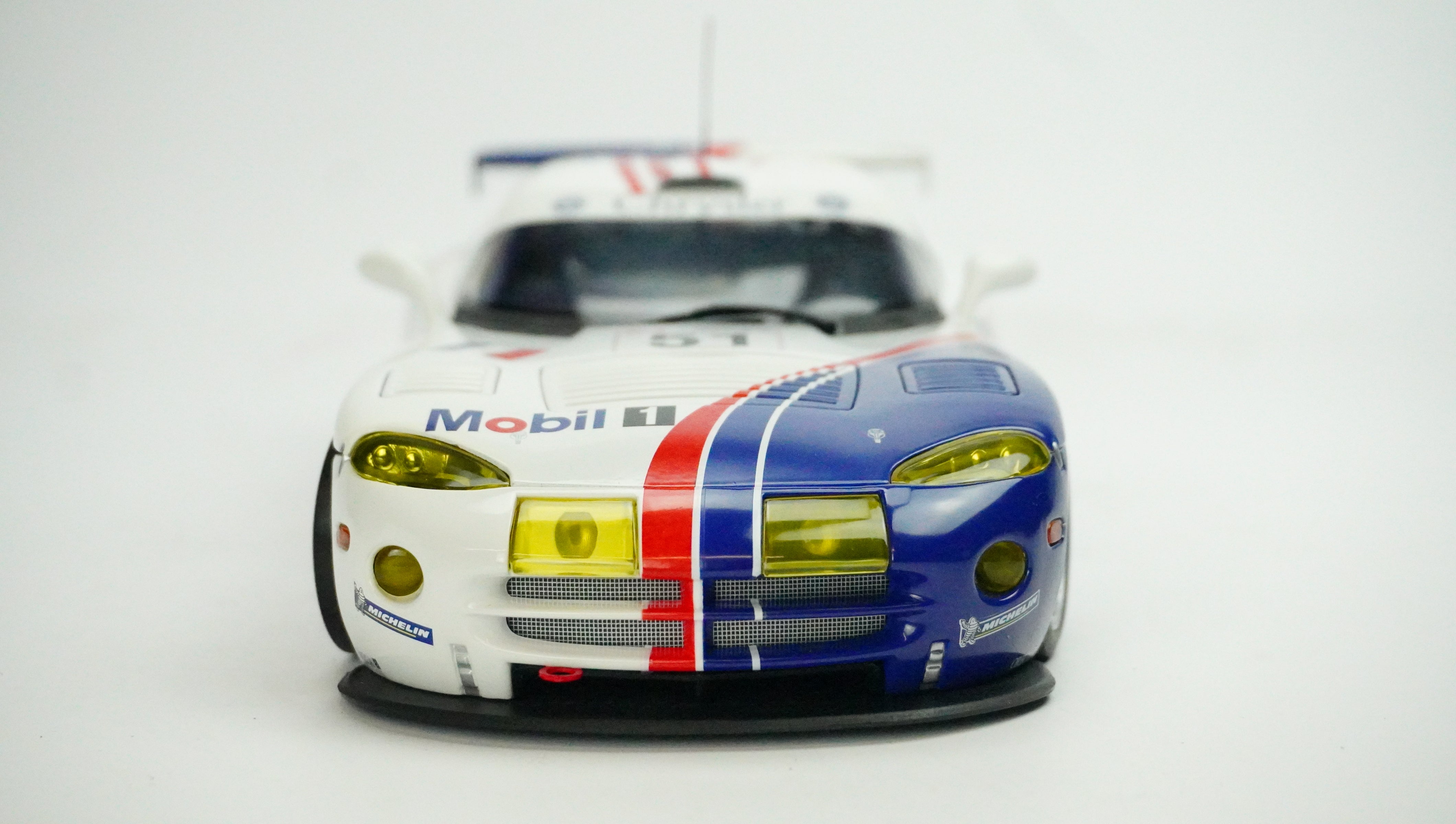 Dodge Viper GTS R Racing No. 51 1:18