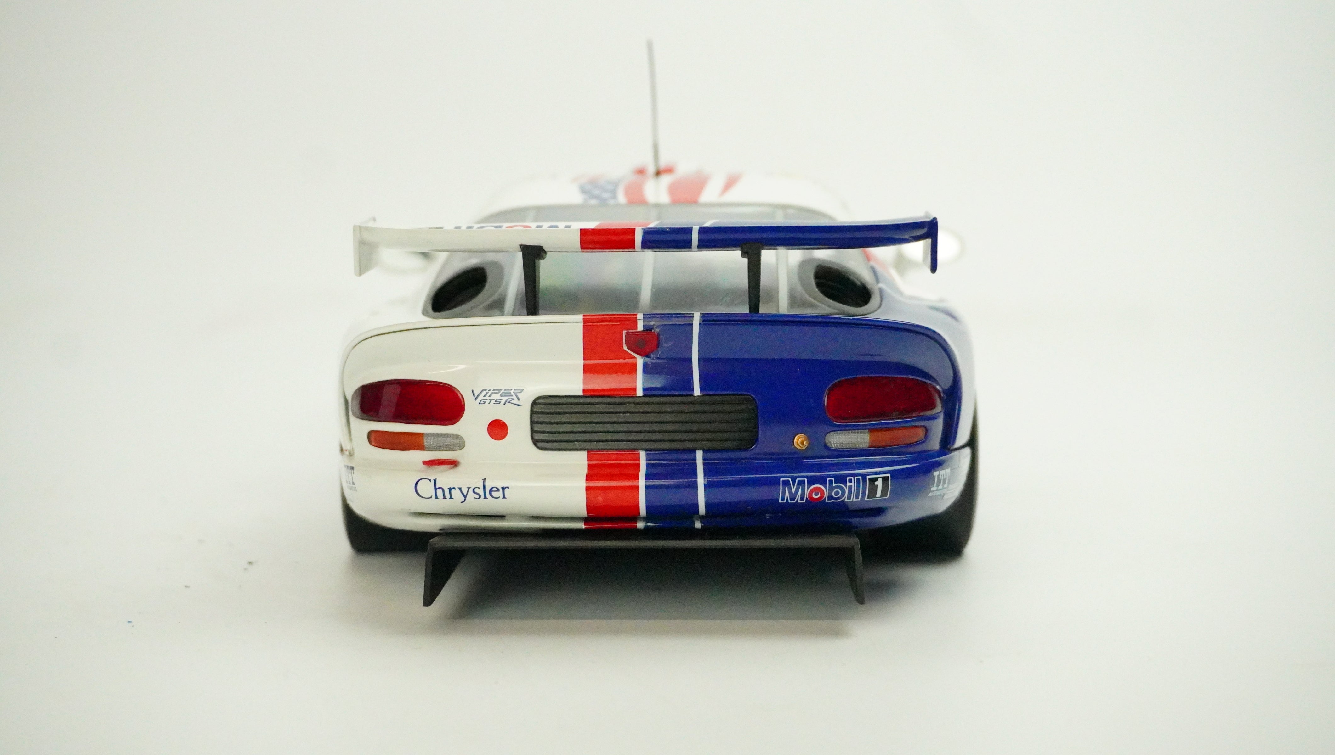 Dodge Viper GTS R Racing No. 51 1:18