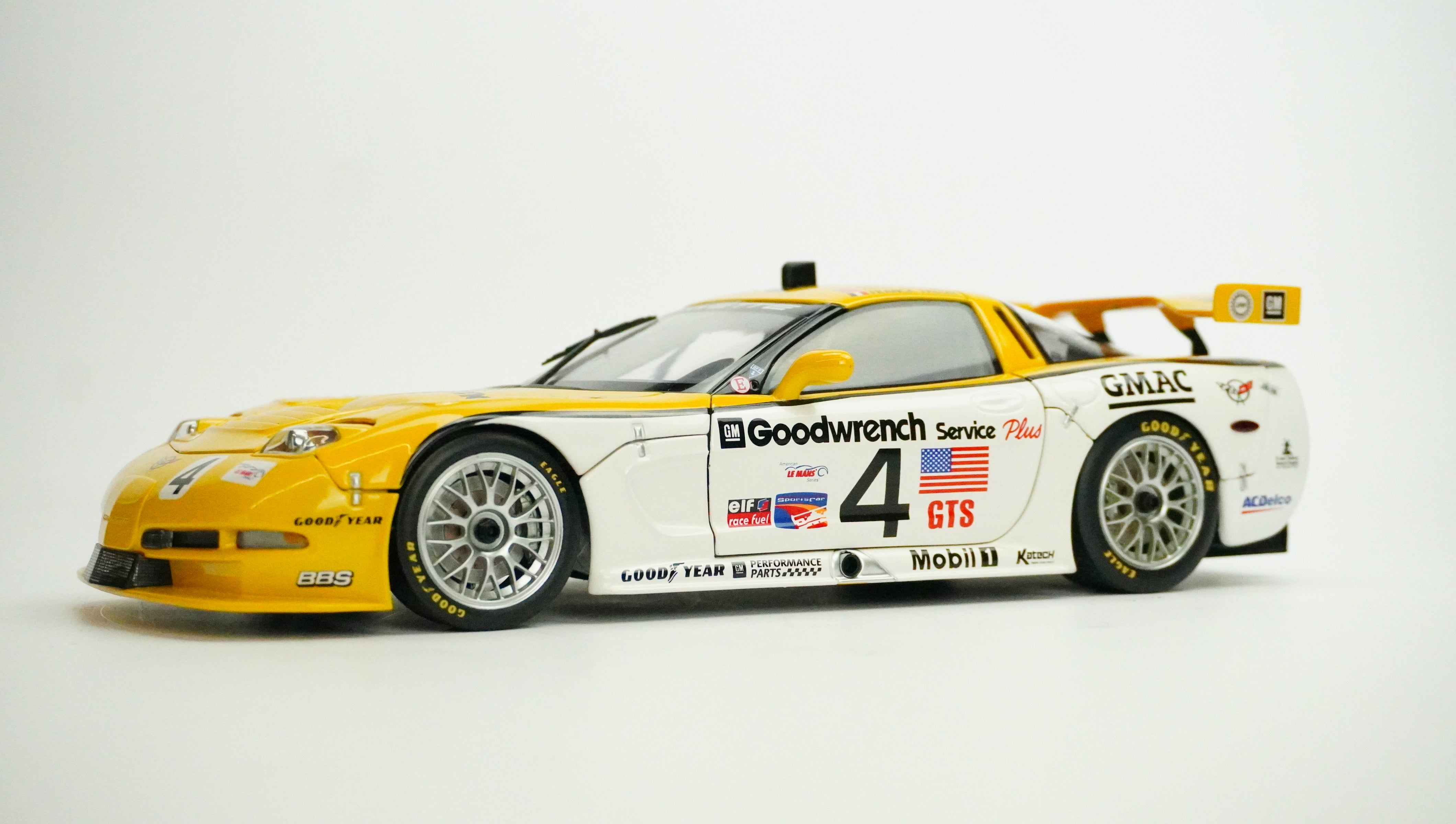 Chevrolet Corvette C5-R Racing No.4 1:18