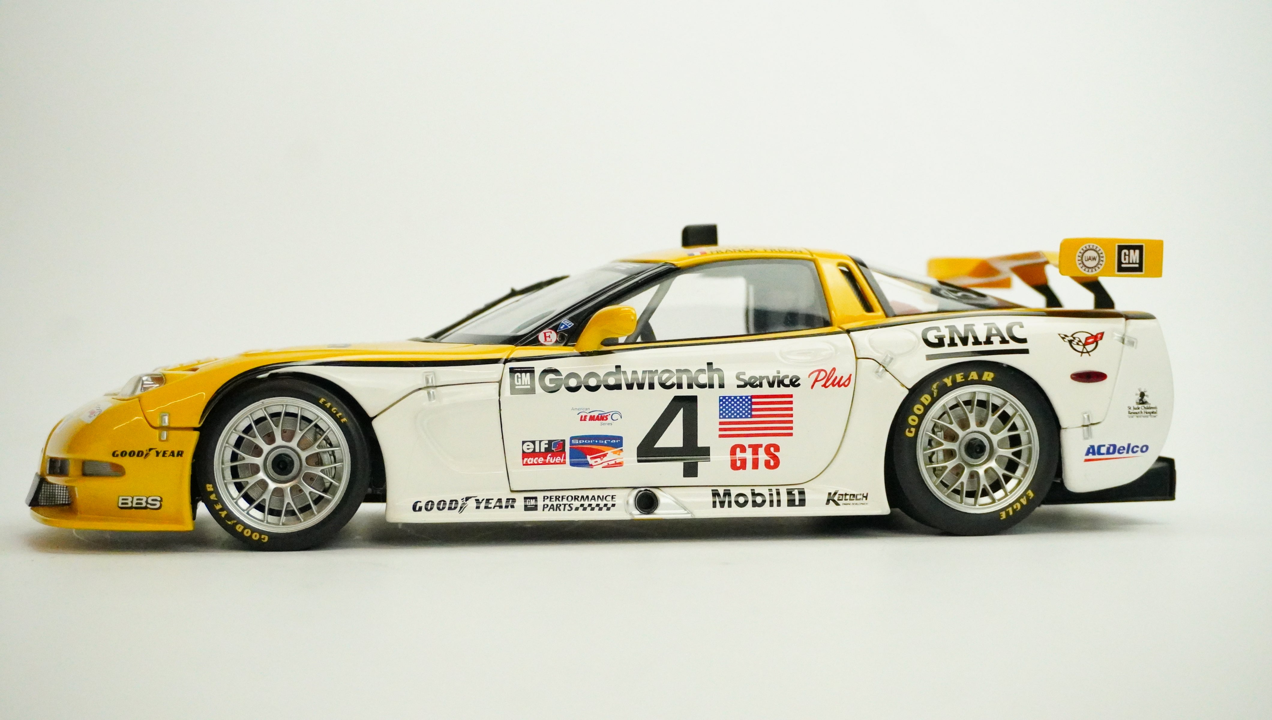 Chevrolet Corvette C5-R Racing No.4 1:18