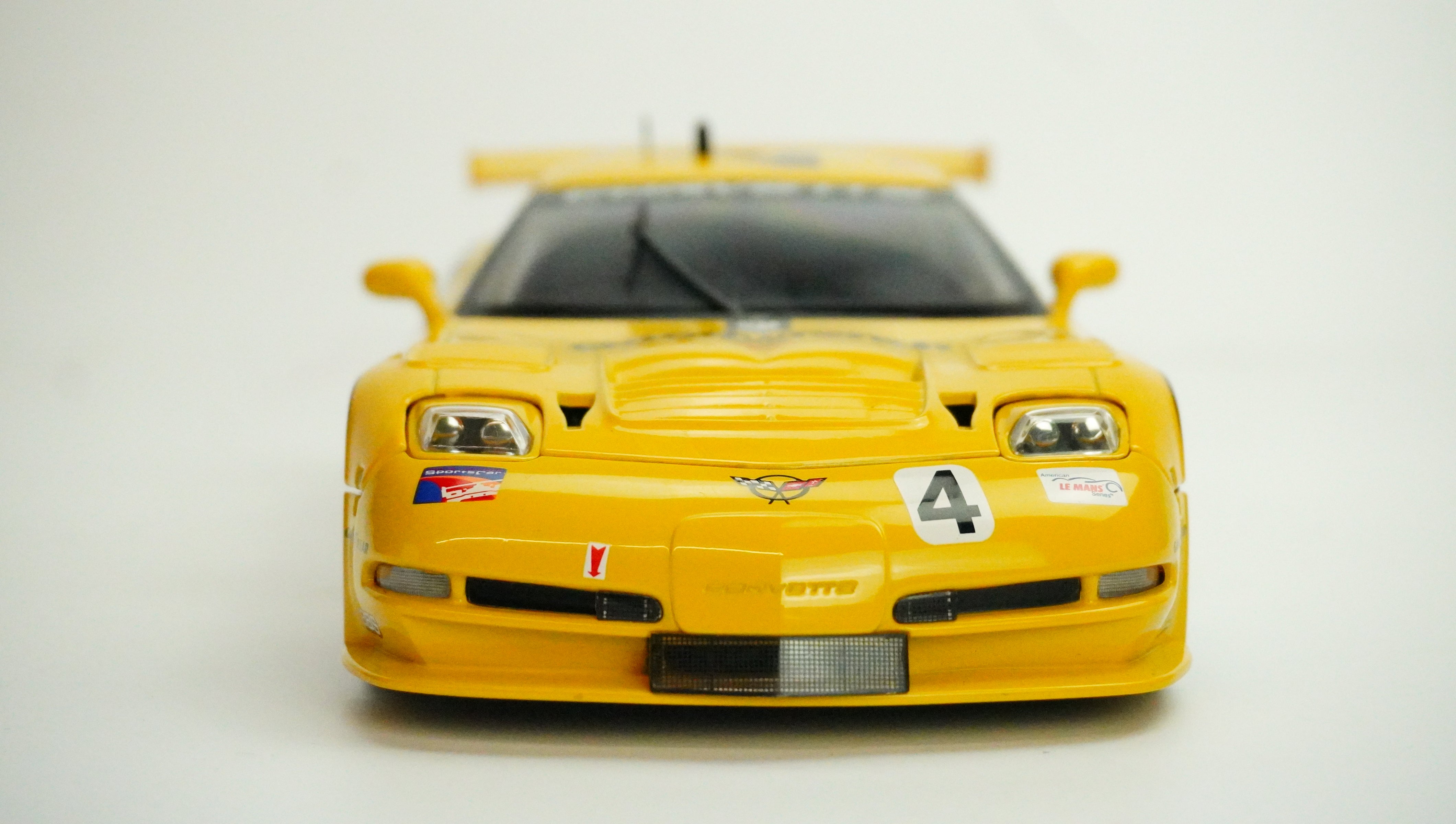 Chevrolet Corvette C5-R Racing No.4 1:18