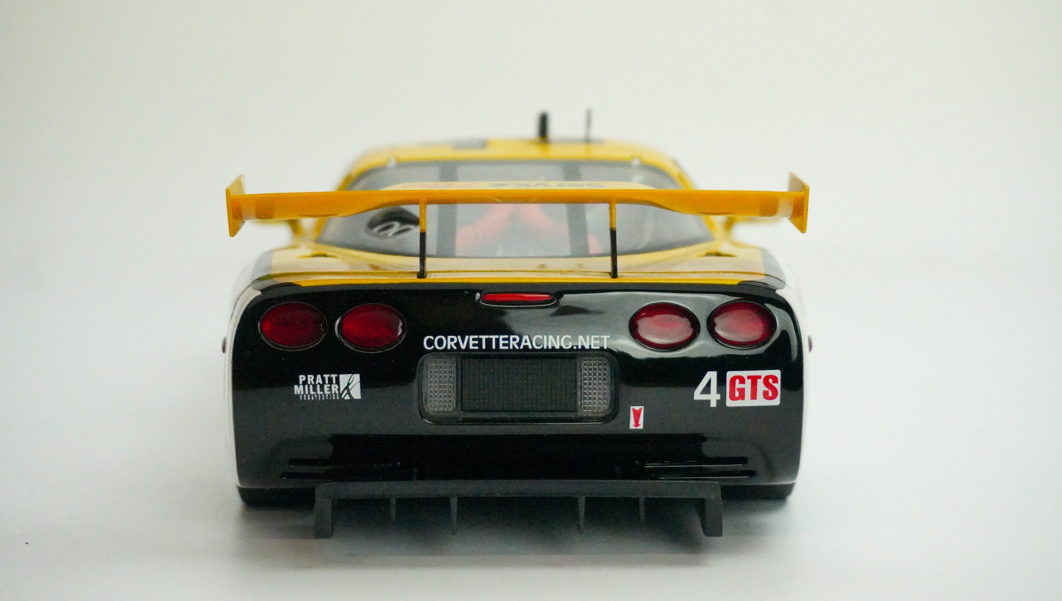 Chevrolet Corvette C5-R Racing No.4 1:18