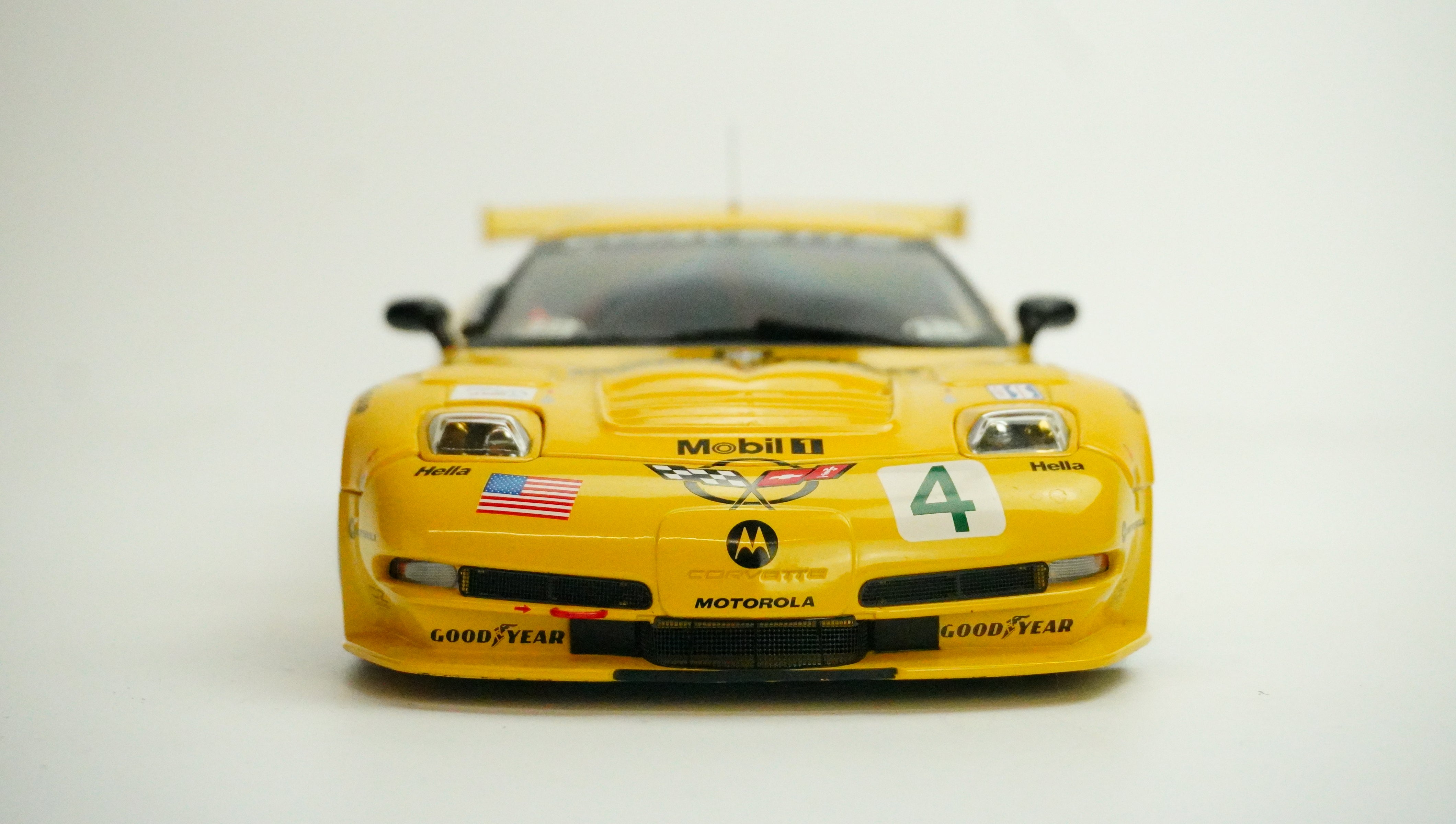 Chevrolet Corvette C5-R Racing No.4 1:18