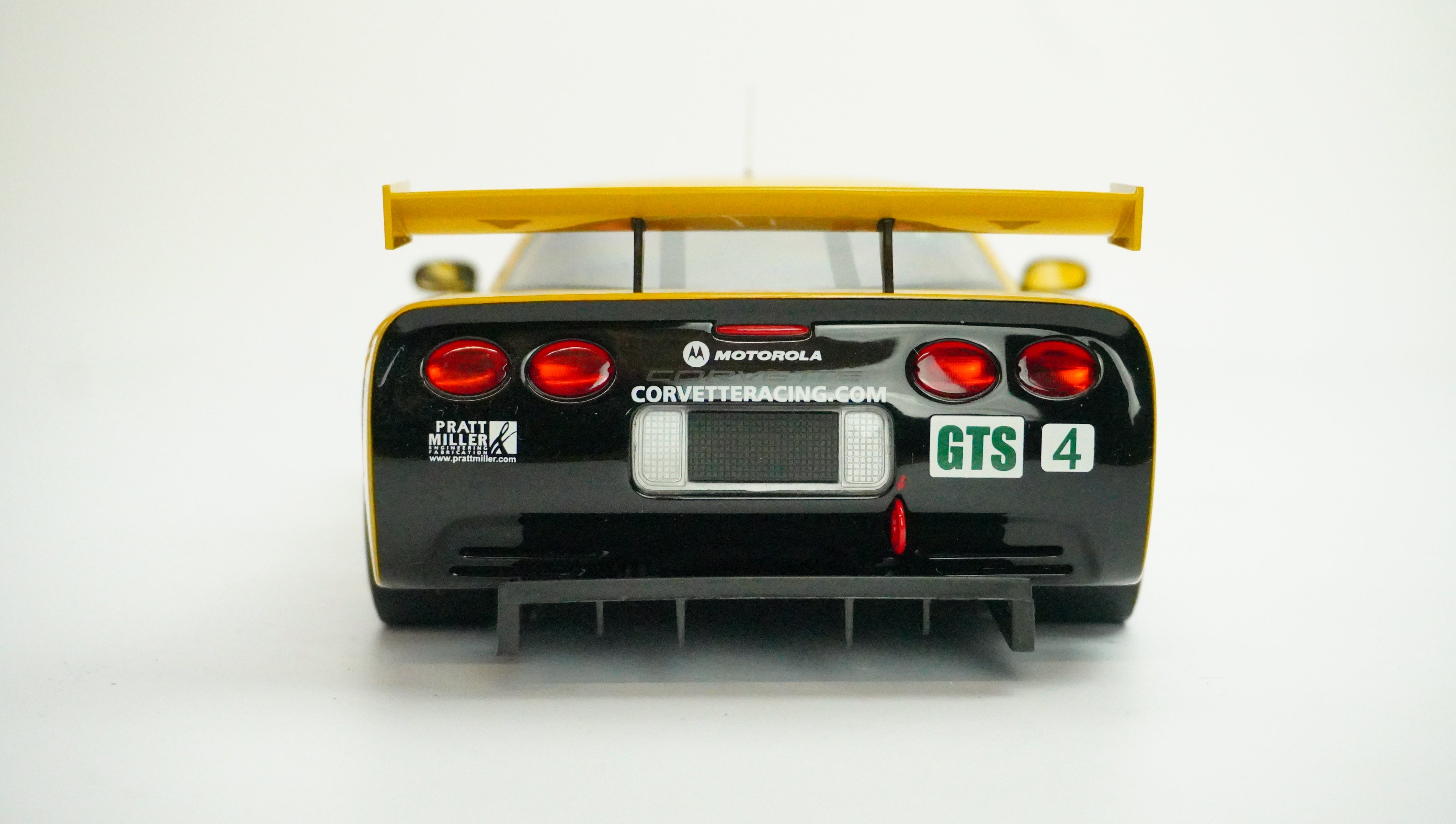 Chevrolet Corvette C5-R Racing No.4 1:18