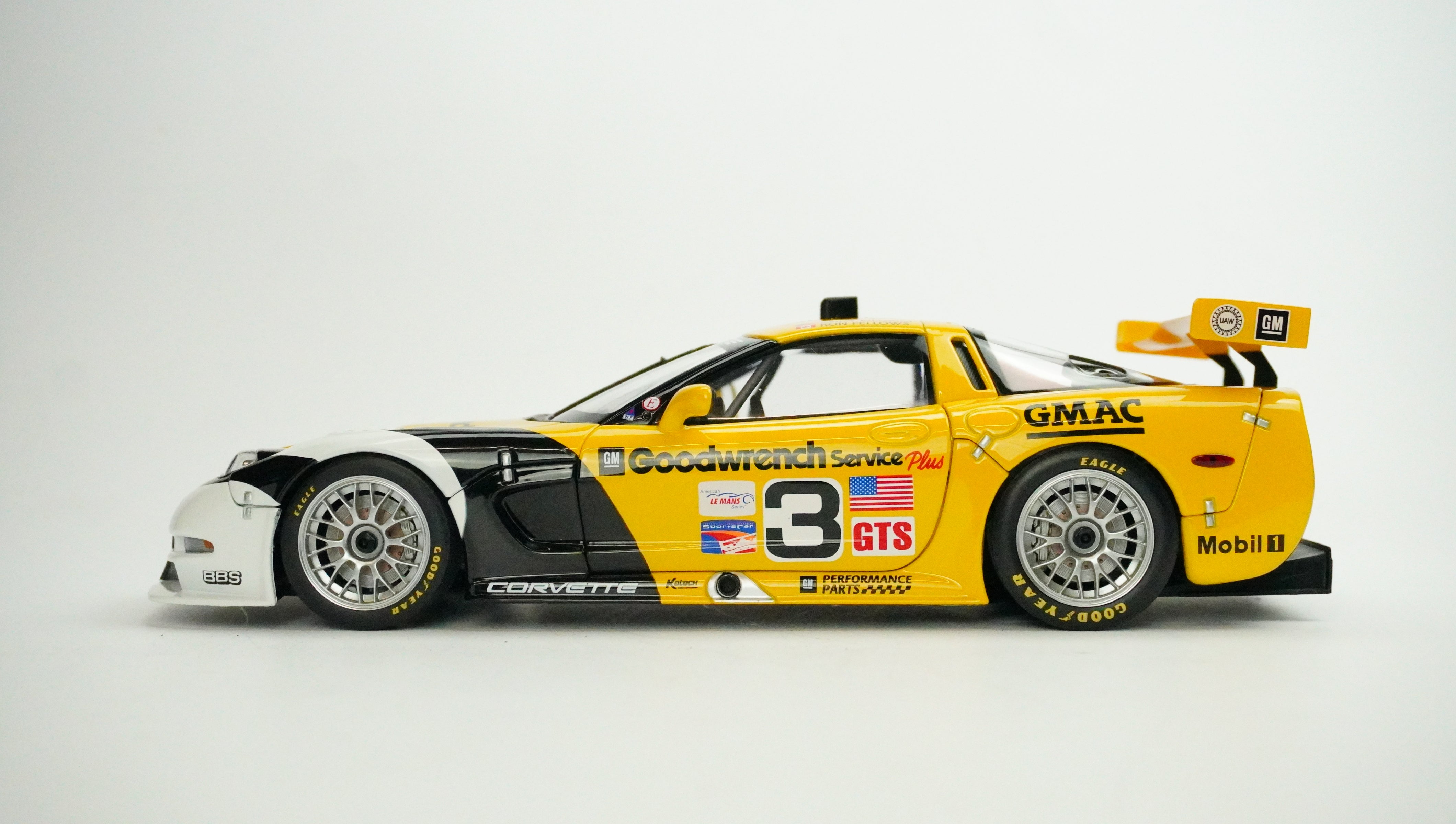 Chevrolet Corvette C5-R Racing No.3 1:18
