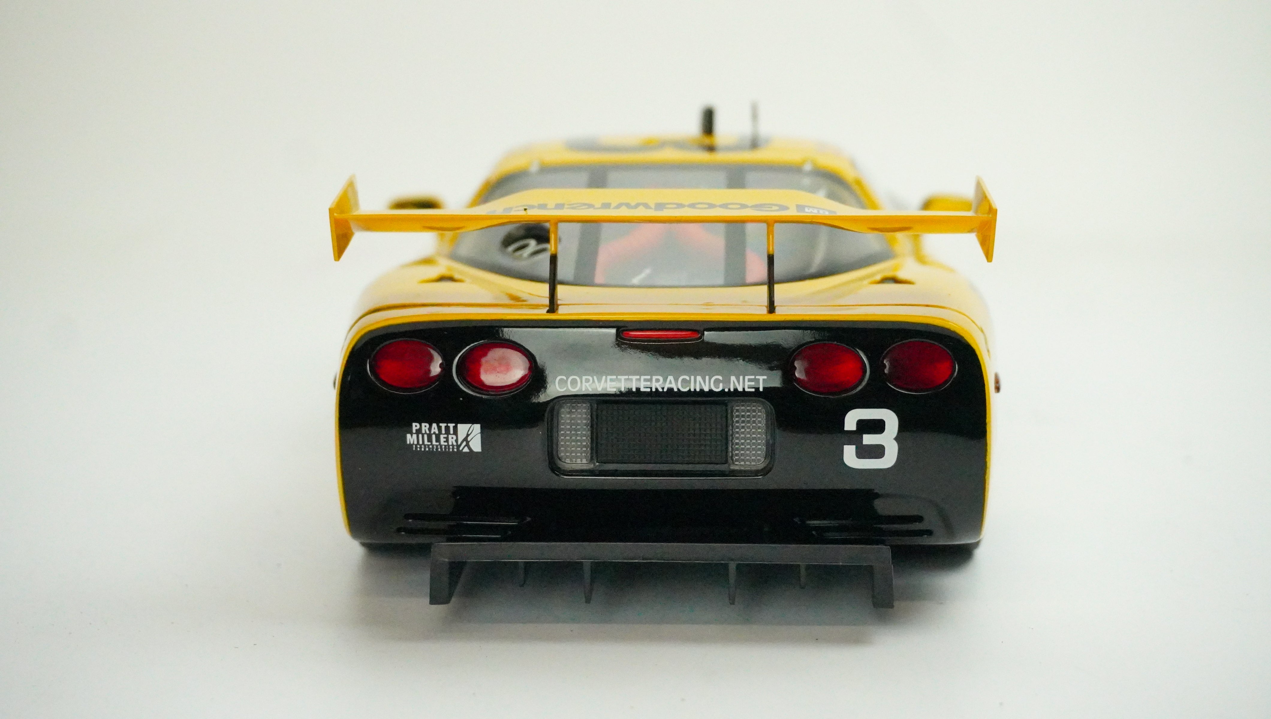 Chevrolet Corvette C5-R Racing No.3 1:18