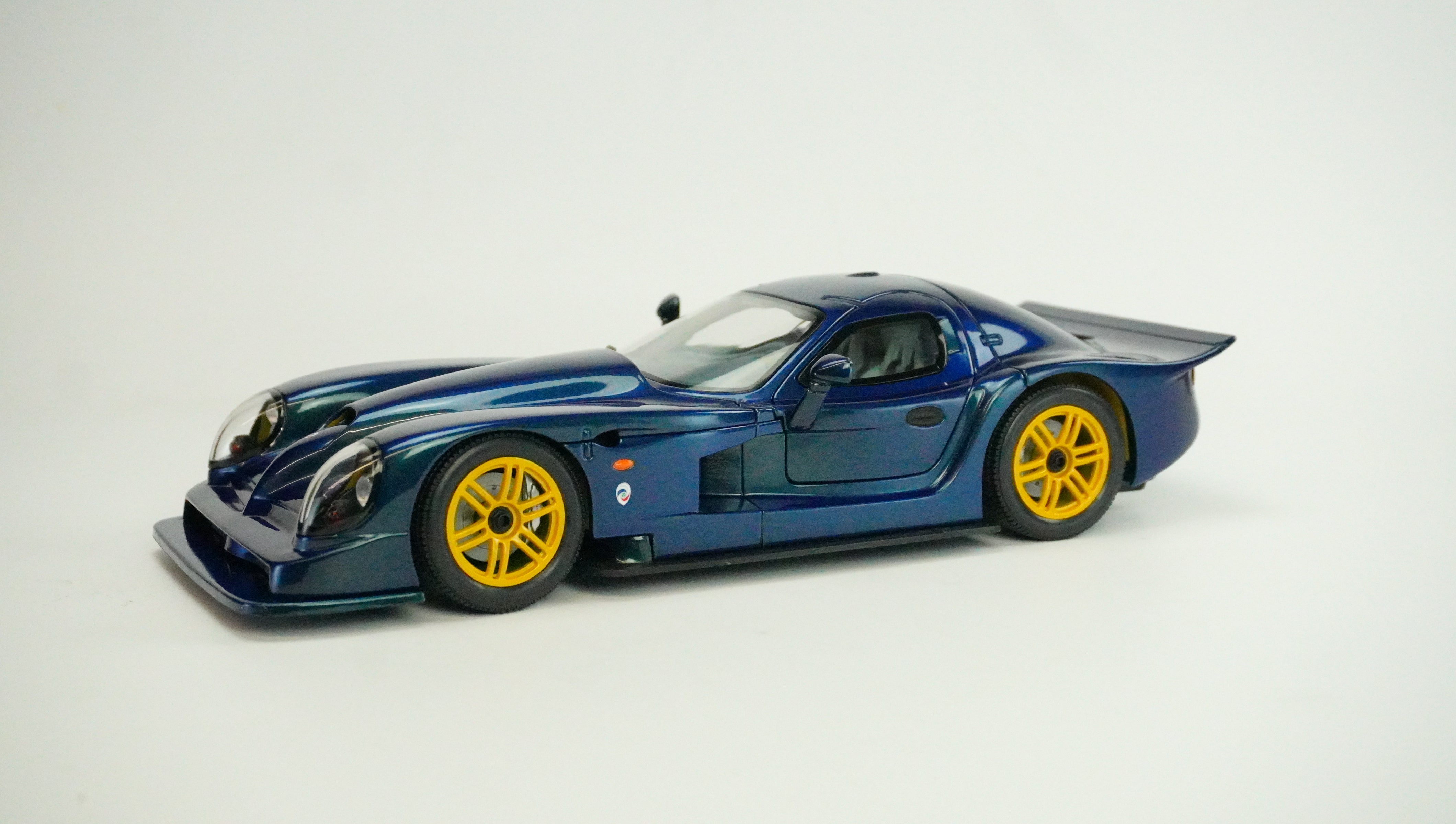 Panoz Esperante GTR-1 1:18