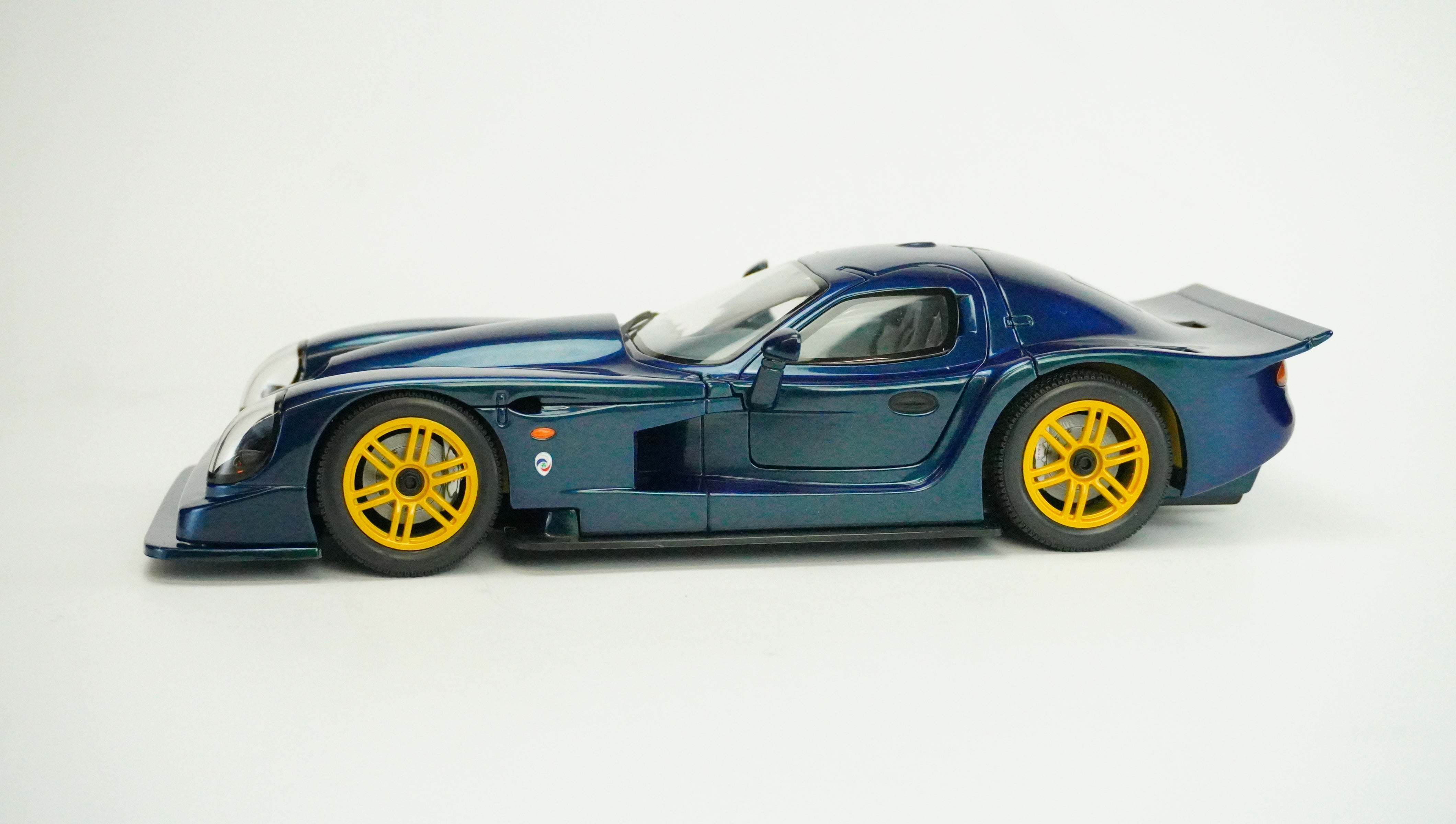 Panoz Esperante GTR-1 1:18
