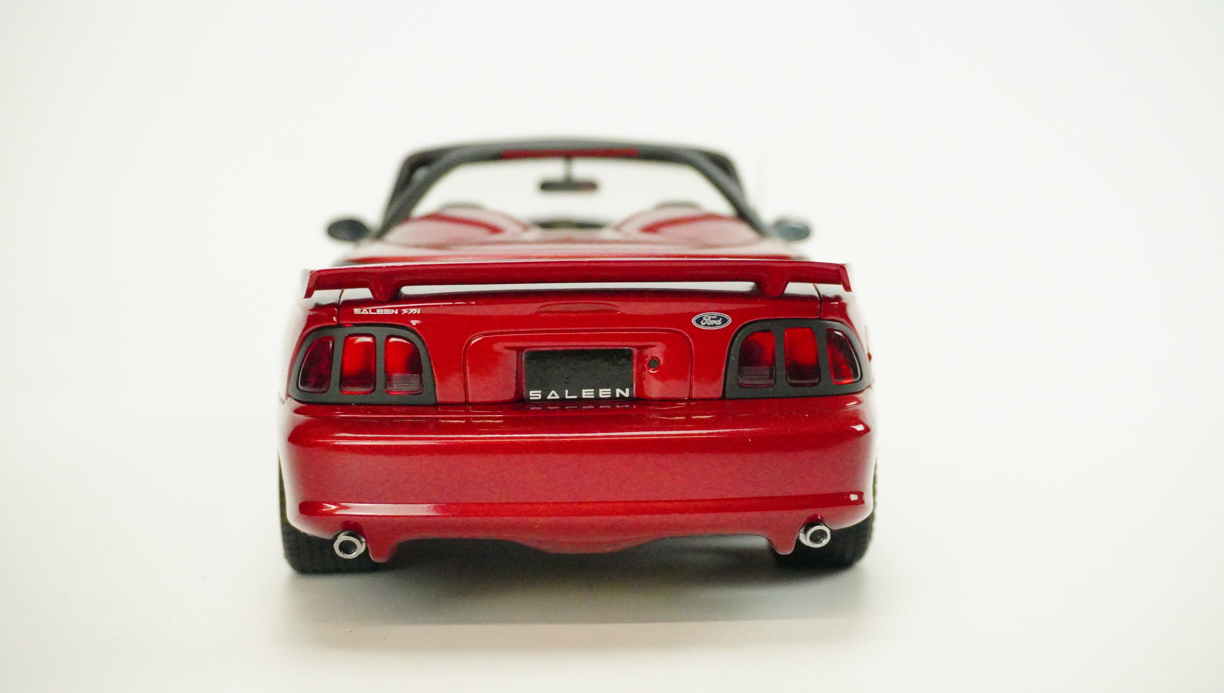 Mustang S351 Saleen Spider 1:18