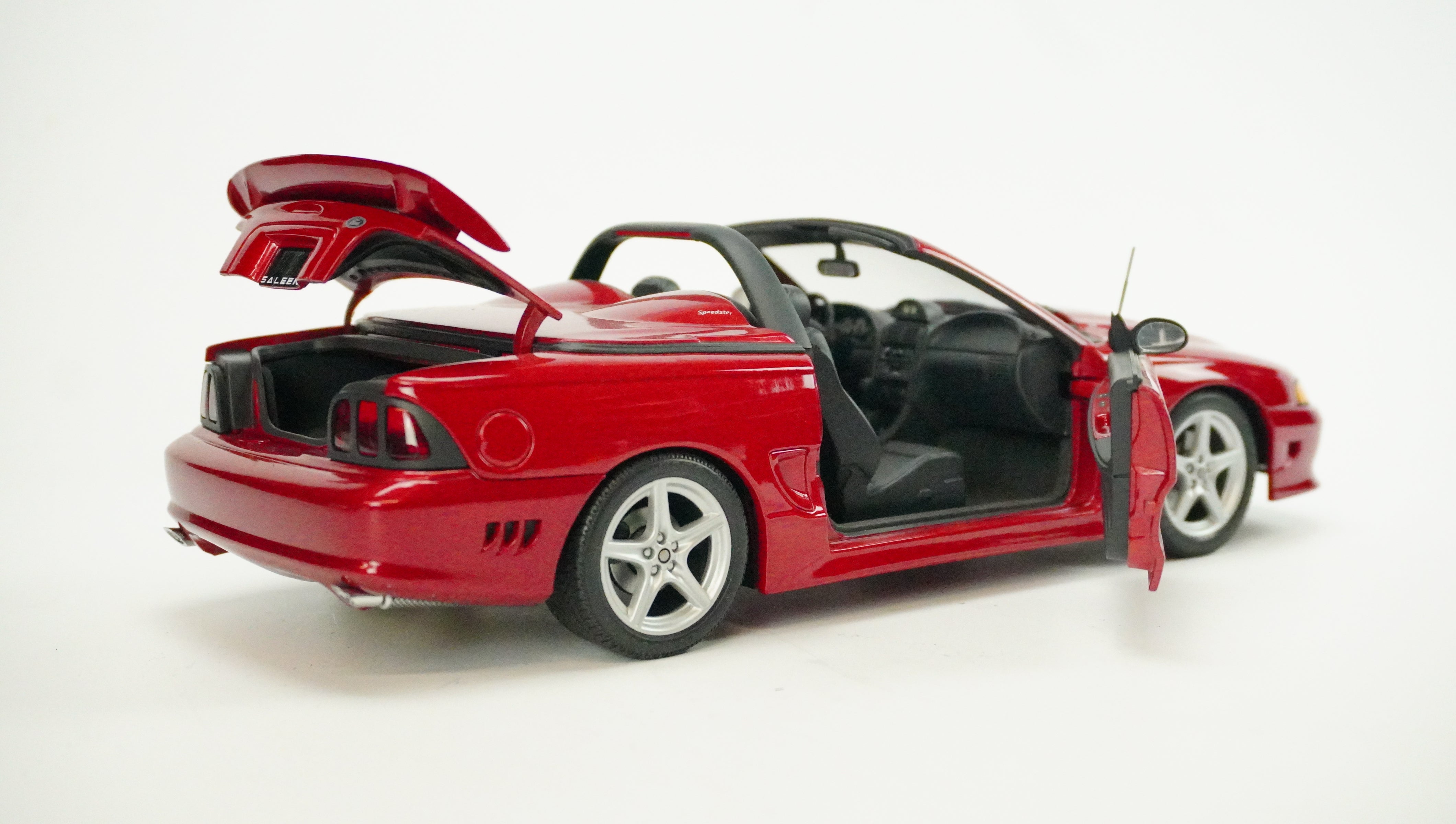 Mustang S351 Saleen Spider 1:18