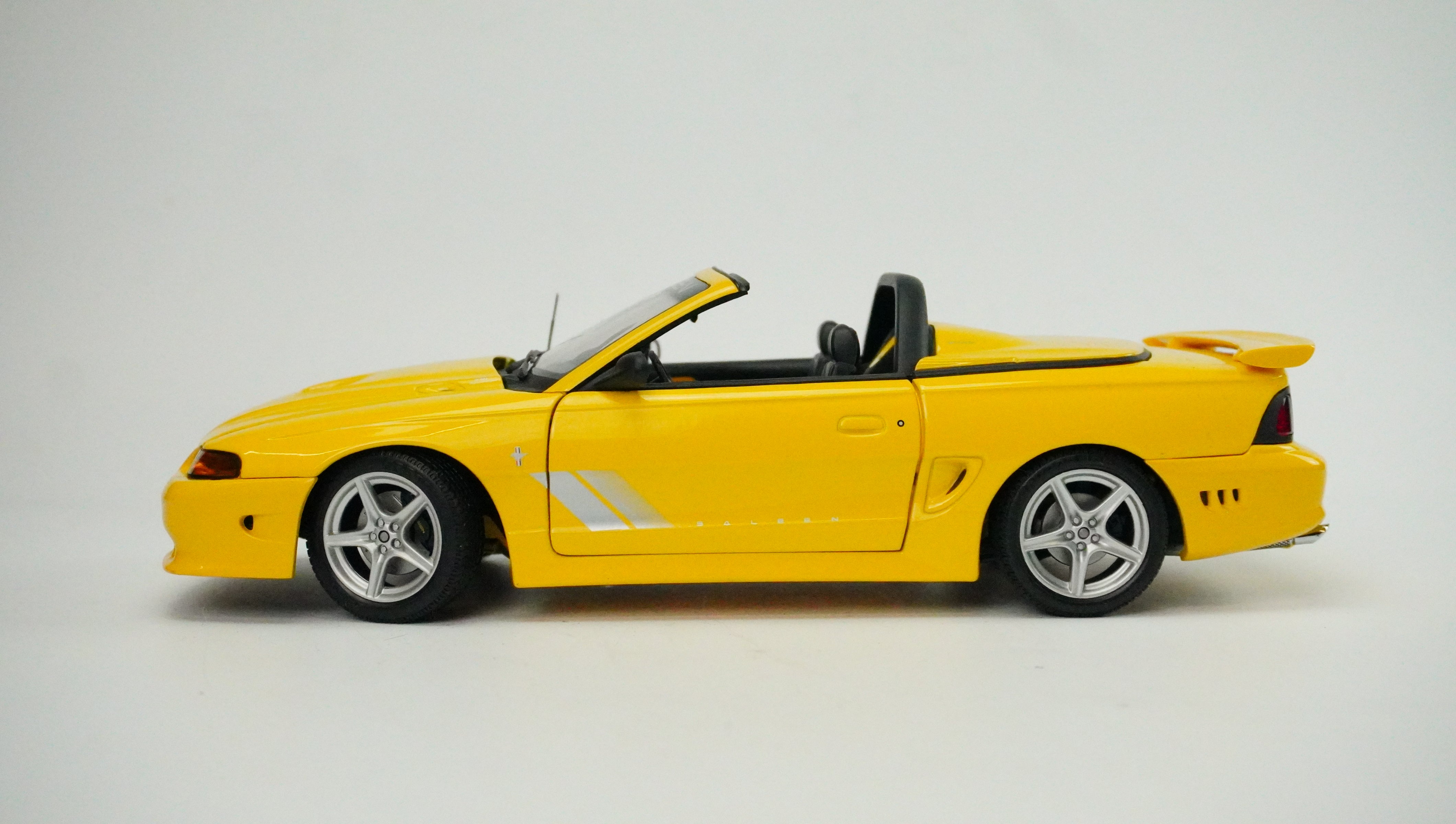 Mustang S351 Saleen Spider 1:18