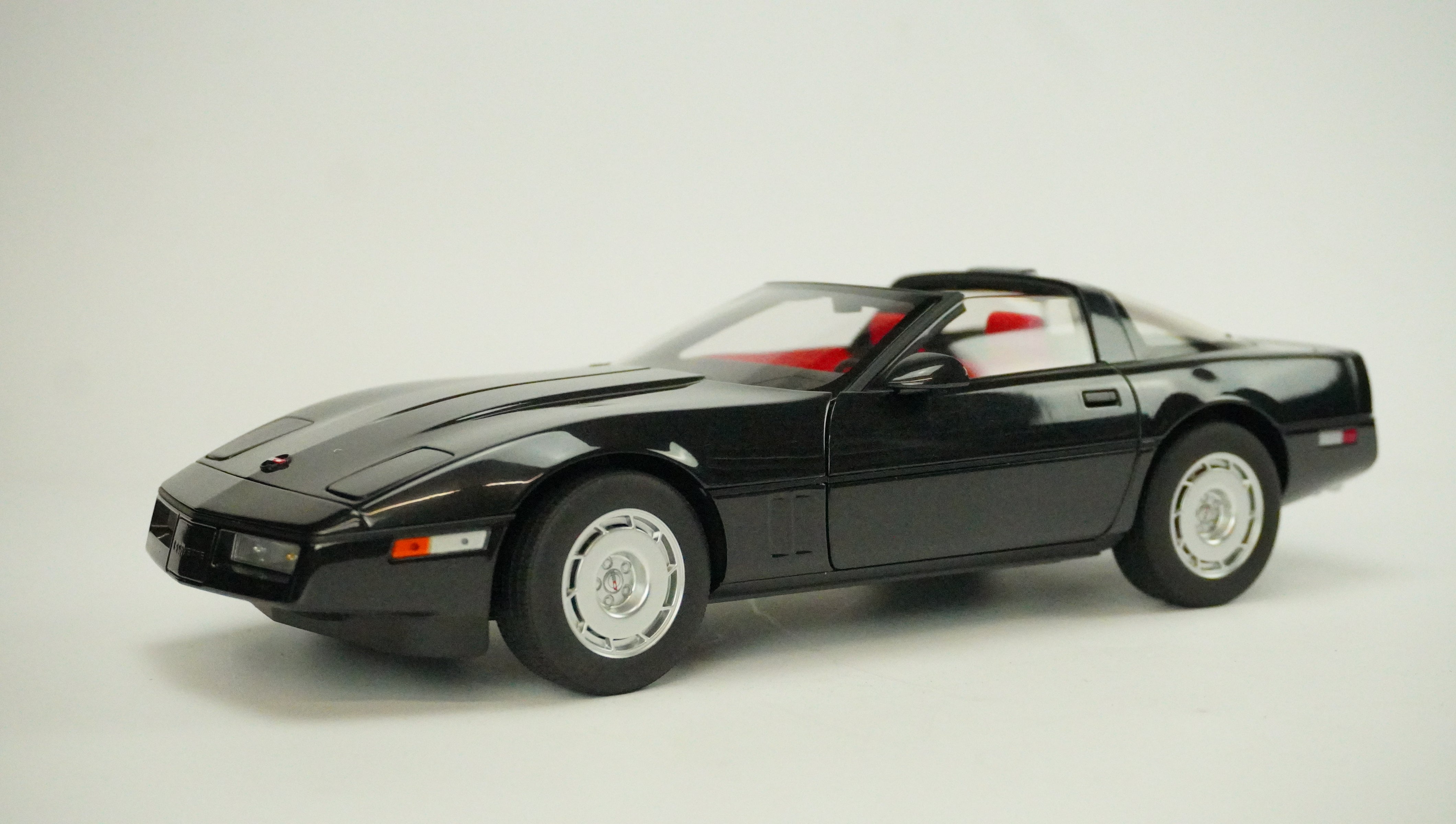 Chevrolet Corvette 1986 1:18