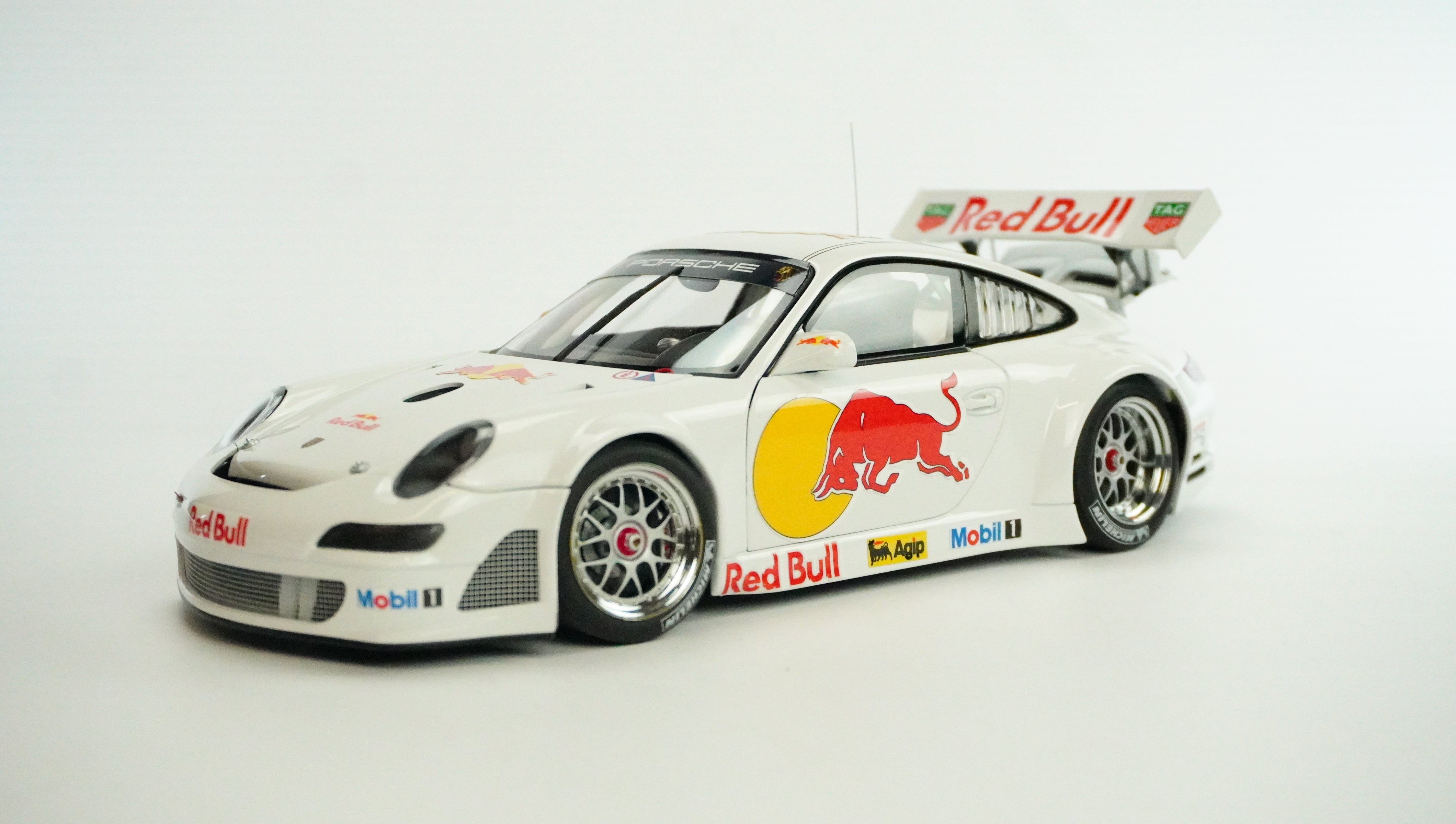 Porsche 911 (997) GT3 RSR Red Bull Rarität 1:18