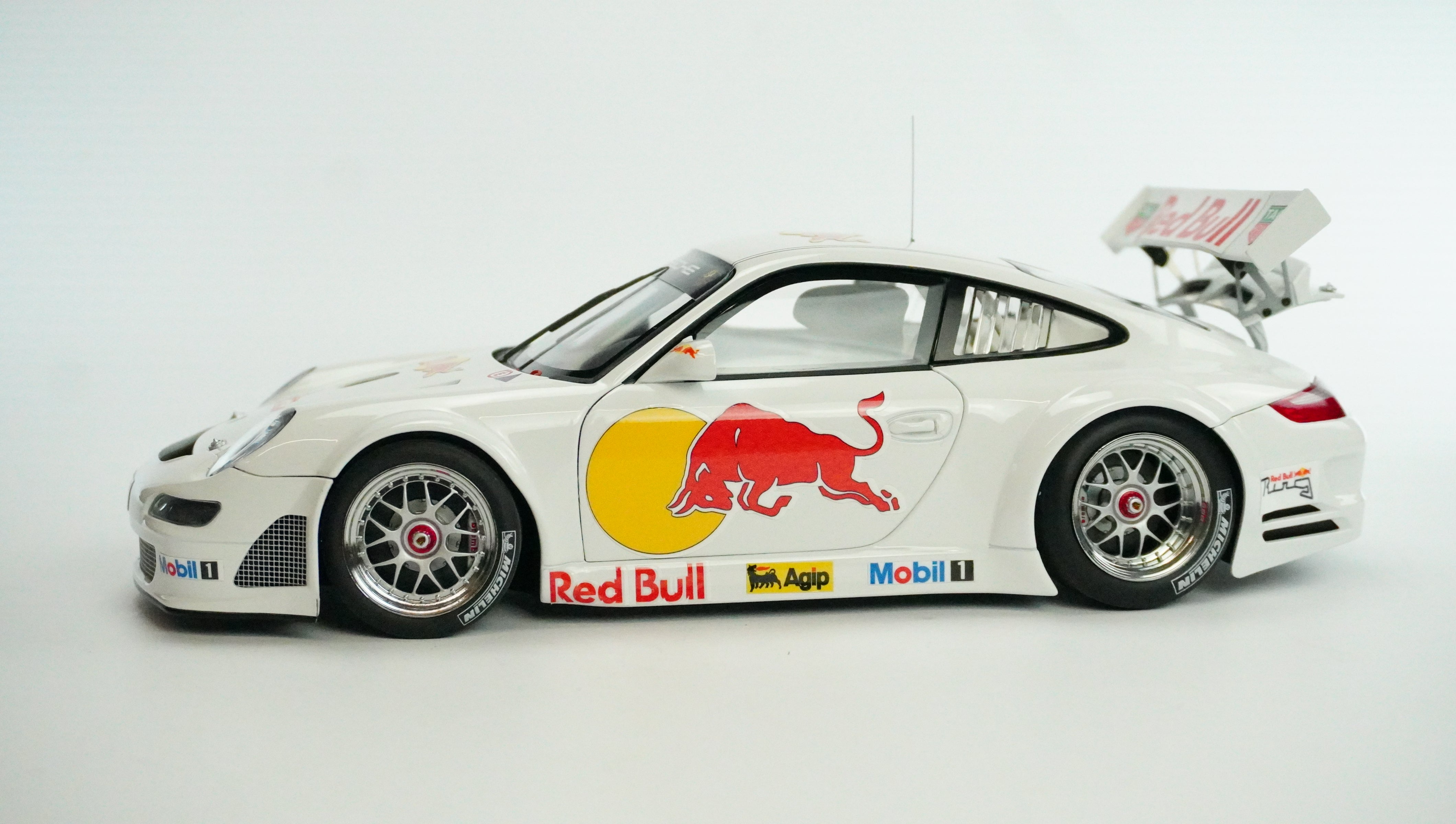 Porsche 911 (997) GT3 RSR Red Bull Rarität 1:18