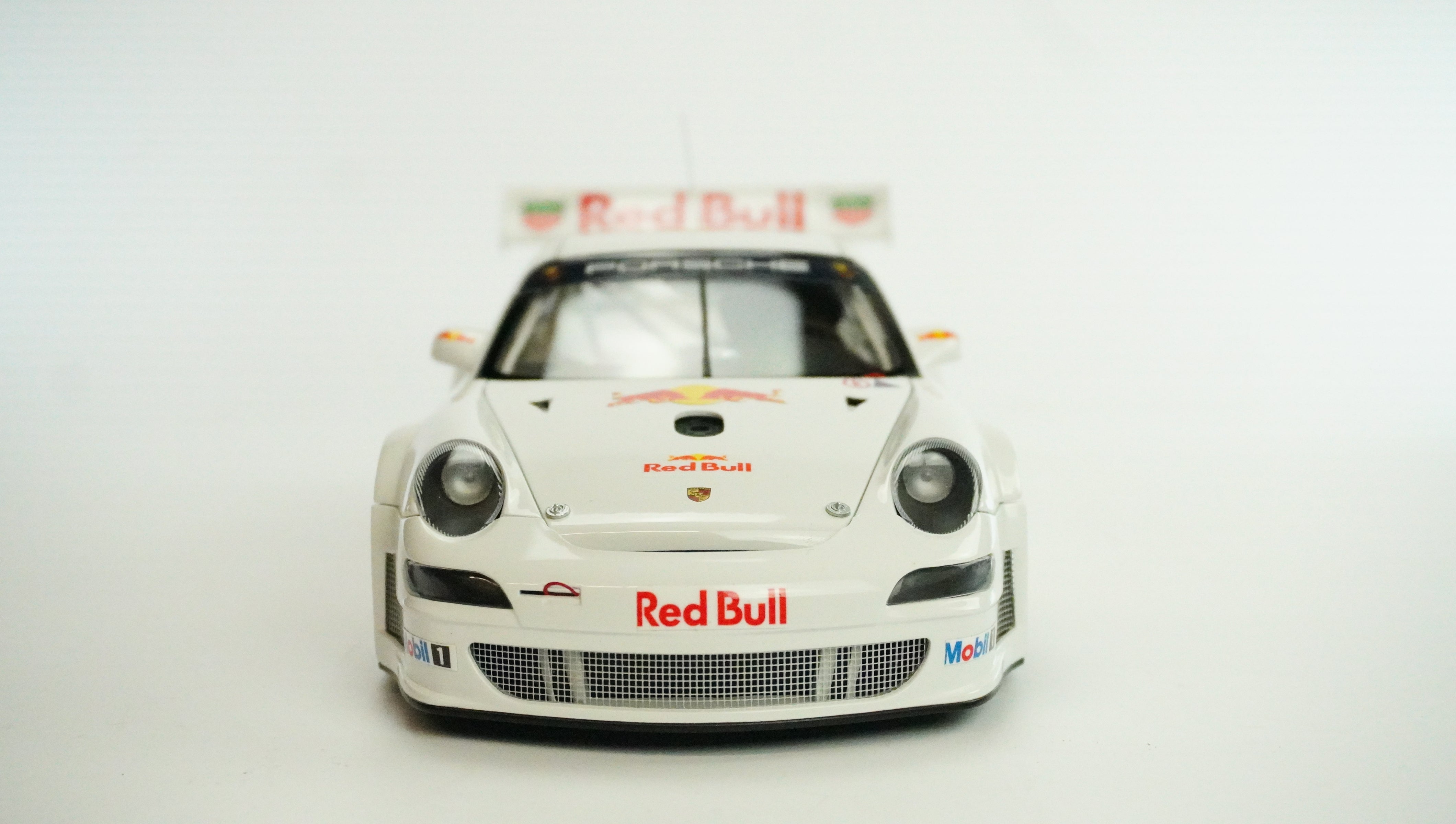 Porsche 911 (997) GT3 RSR Red Bull Rarität 1:18