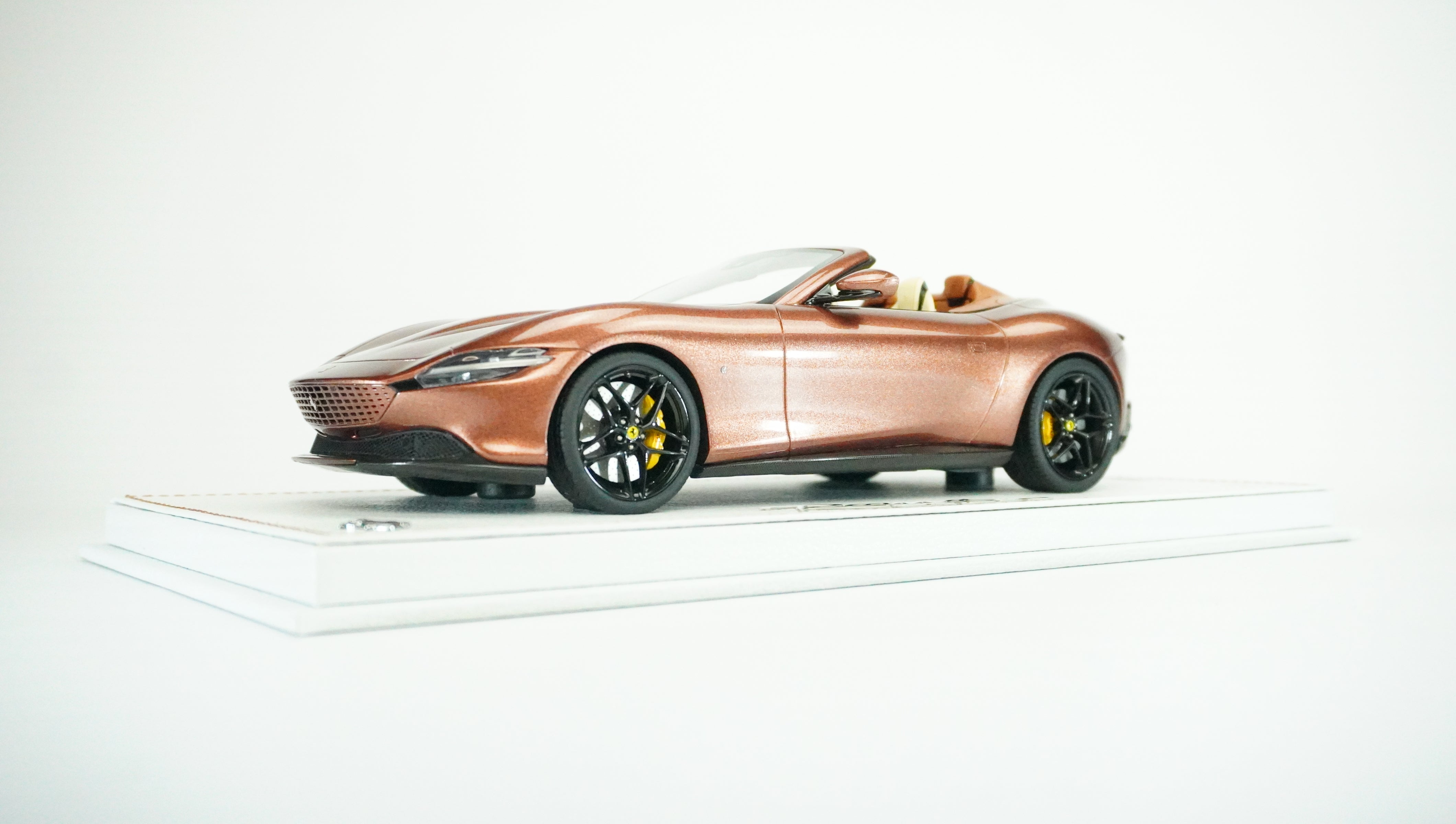 Ferrari Roma Spider Limited (incl. Showcase) 2022 1:18