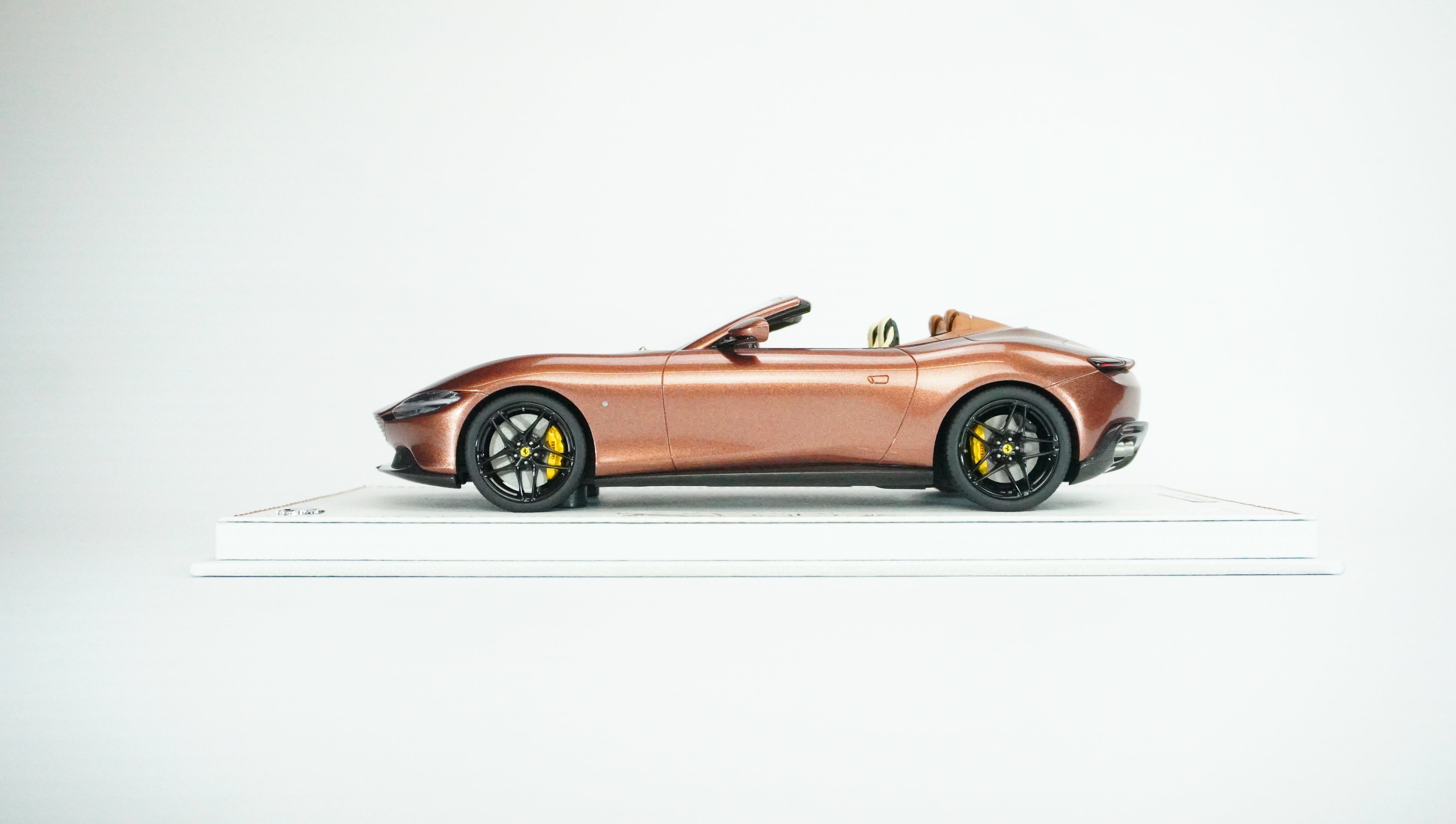 Ferrari Roma Spider Limited (incl. Showcase) 2022 1:18