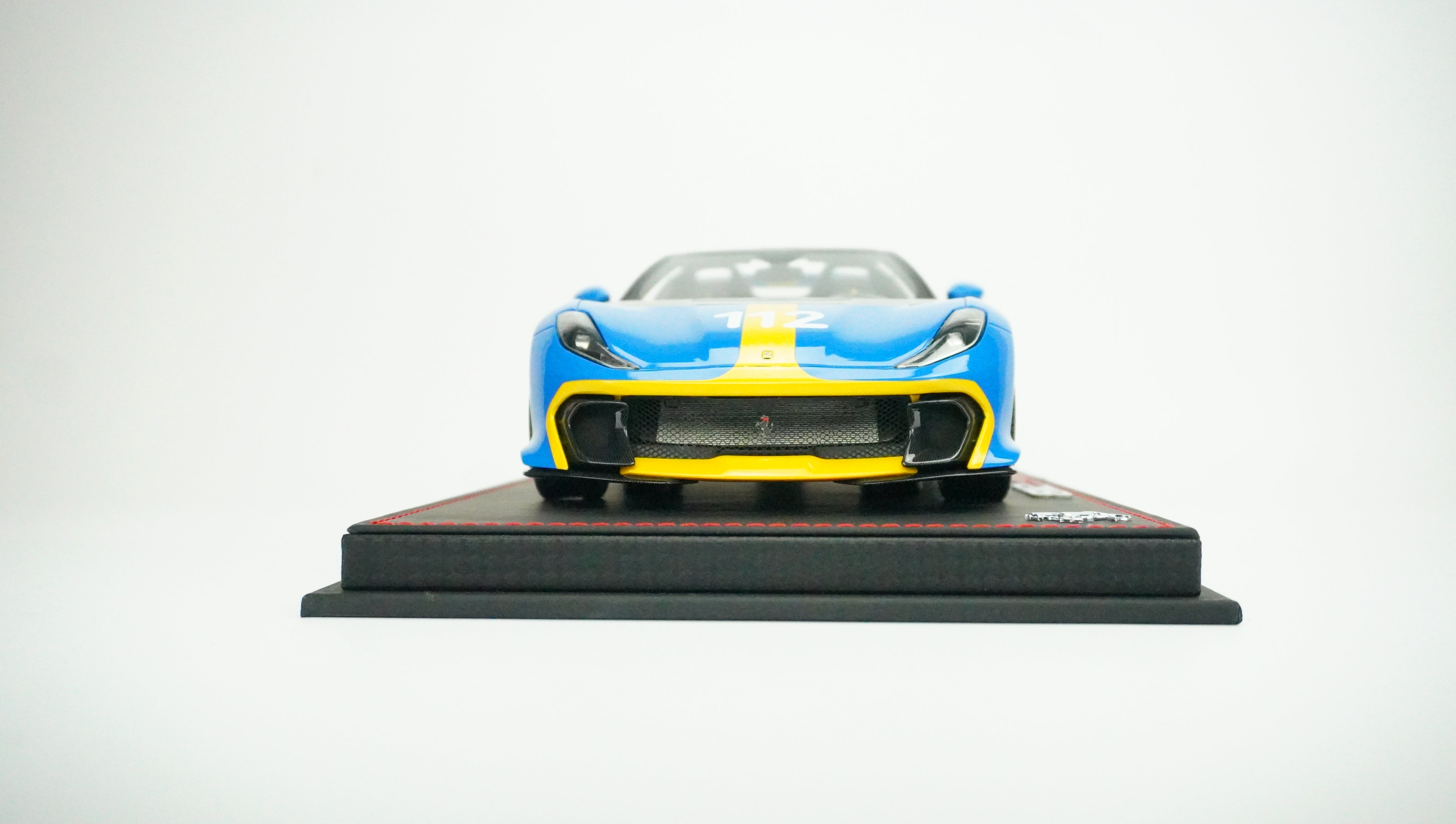 Ferrari 812 Competizione Aperta Limited (incl. Showcase) 1:18