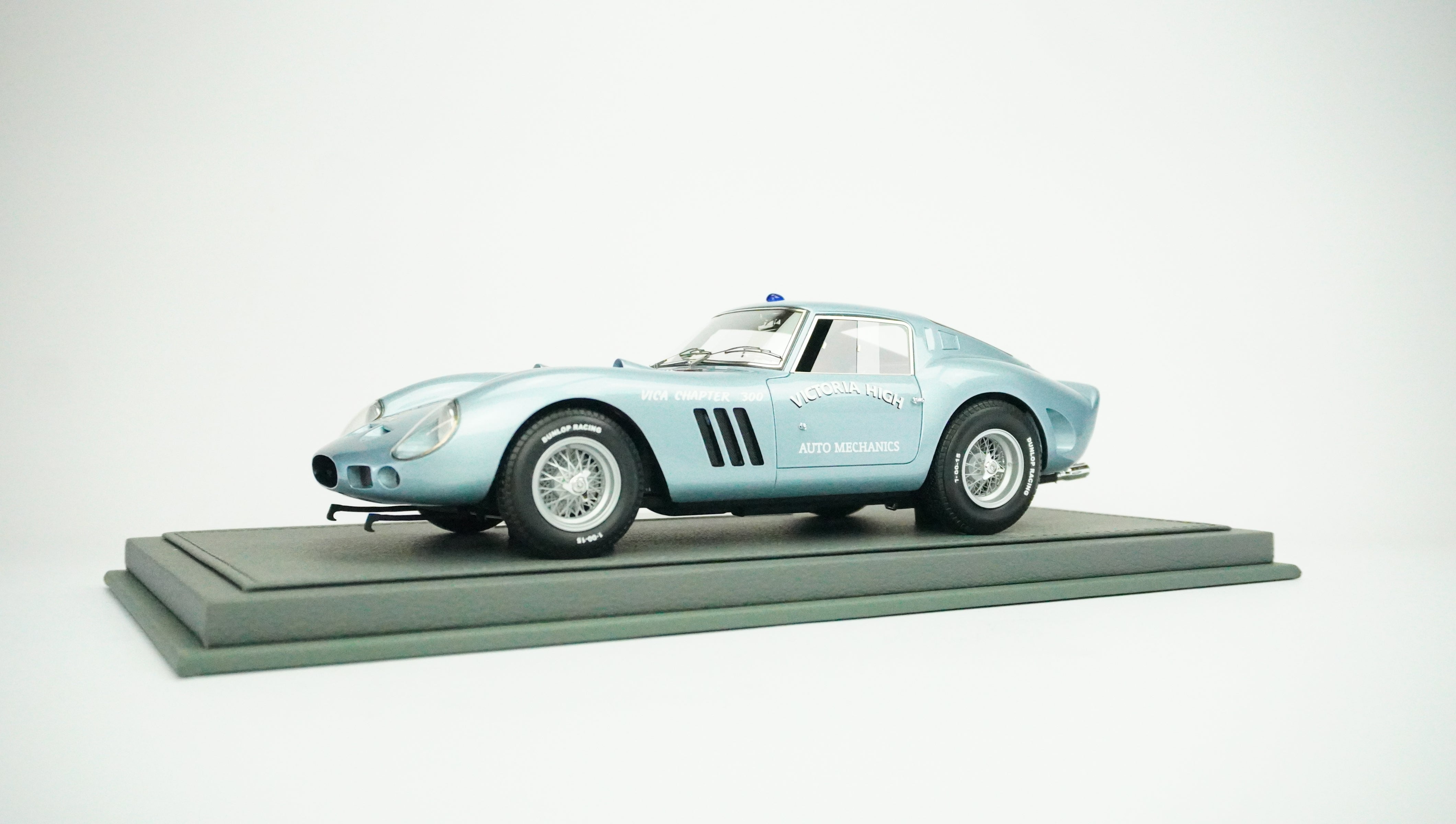 Ferrari 250 GTO Victoria High School Limited (incl. Showcase) 1964 1:18