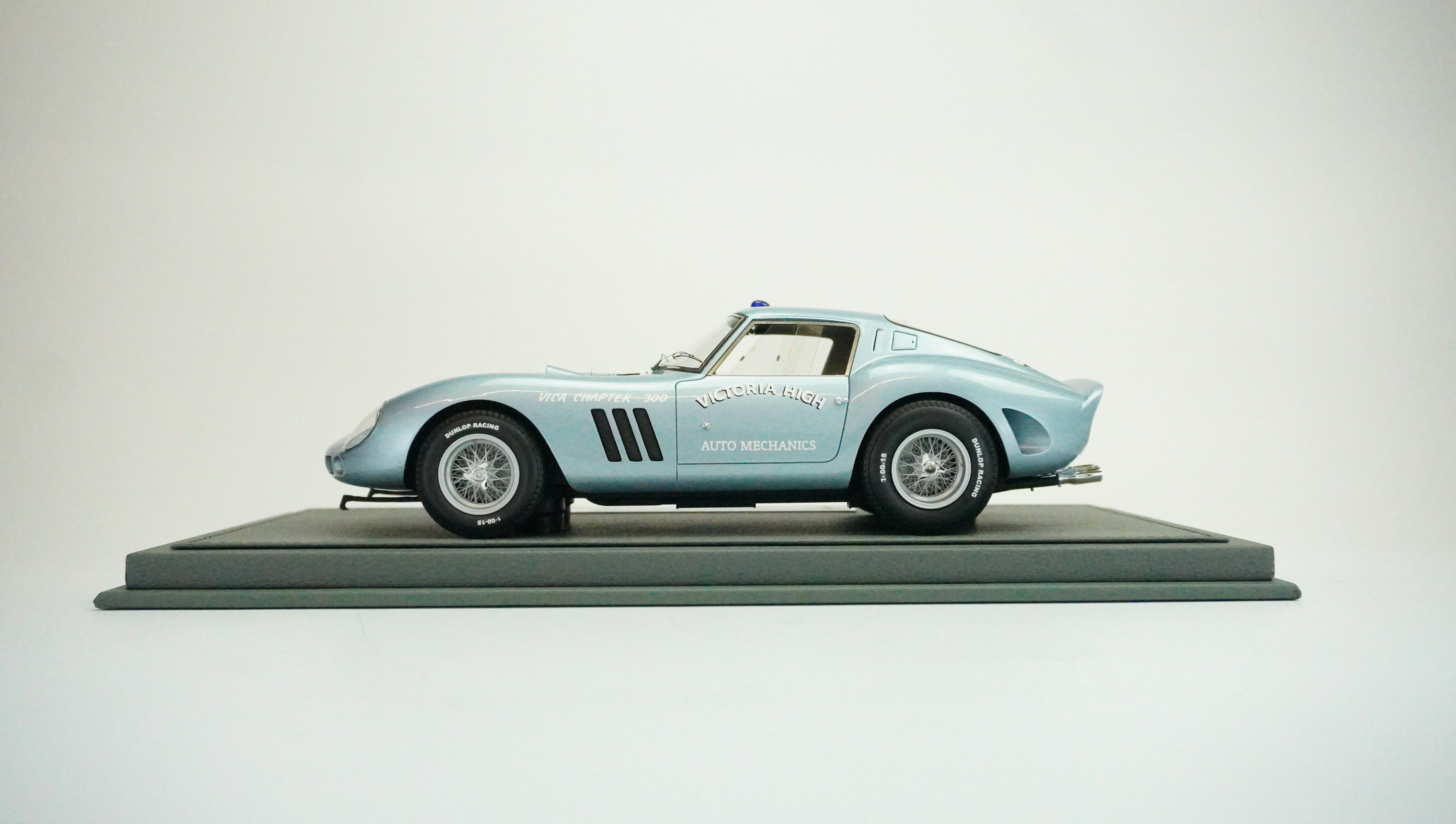 Ferrari 250 GTO Victoria High School Limited (incl. Showcase) 1964 1:18