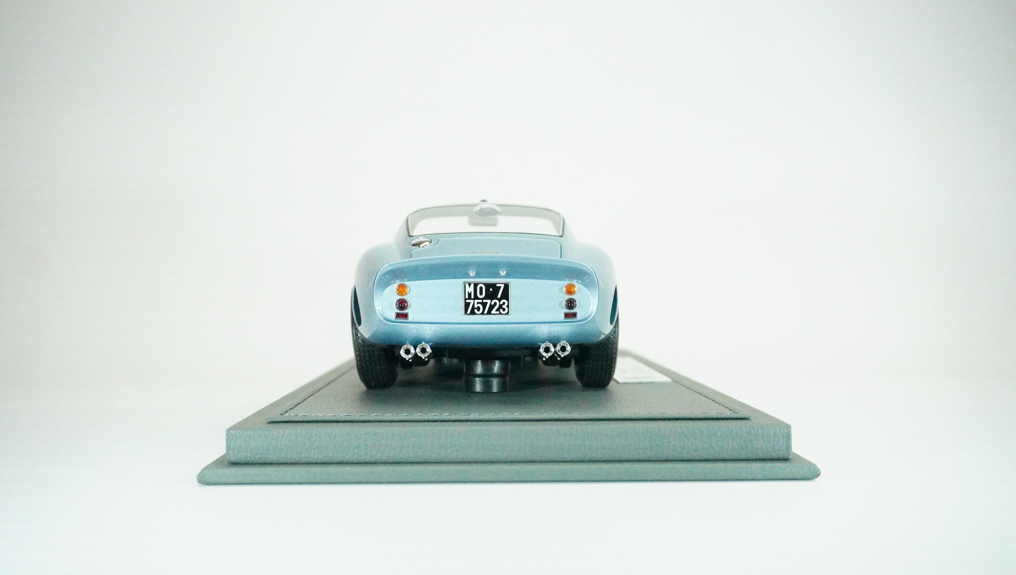 Ferrari 250 GTO Victoria High School Limited (incl. Showcase) 1964 1:18