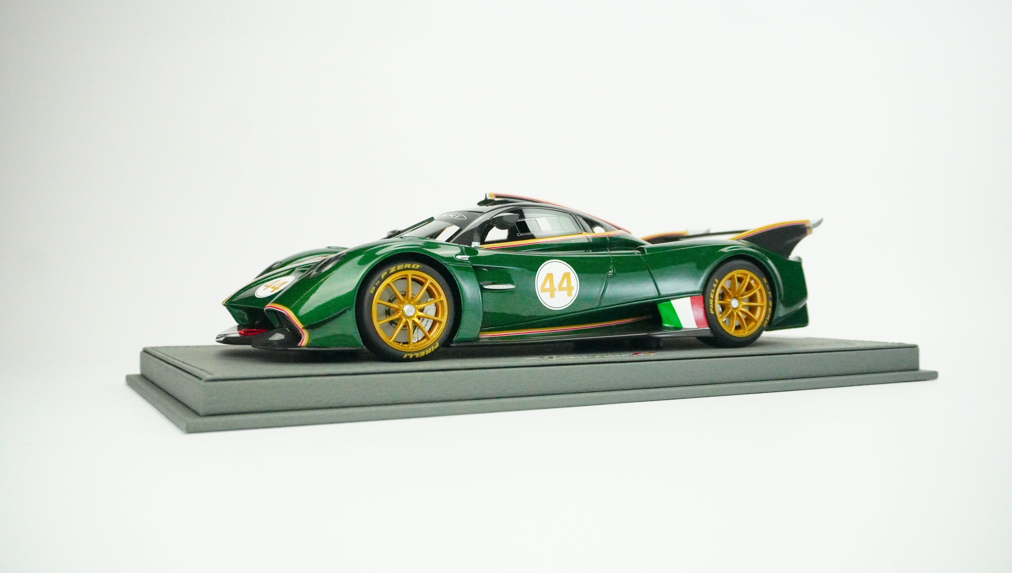 Pagani Huayra Racing No. 44 Limited (incl. Showcase) 1:18