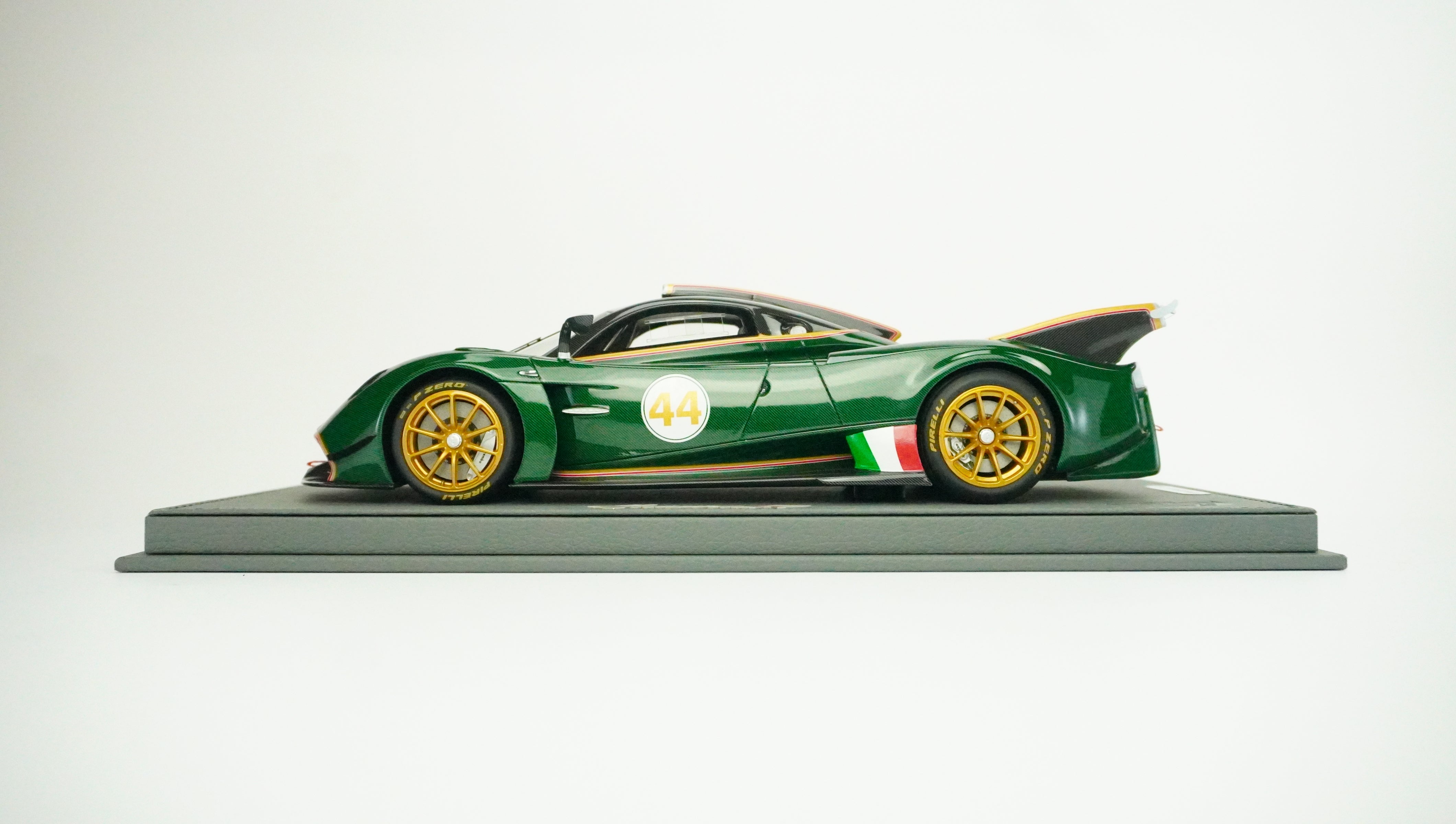 Pagani Huayra Racing No. 44 Limited (incl. Showcase) 1:18