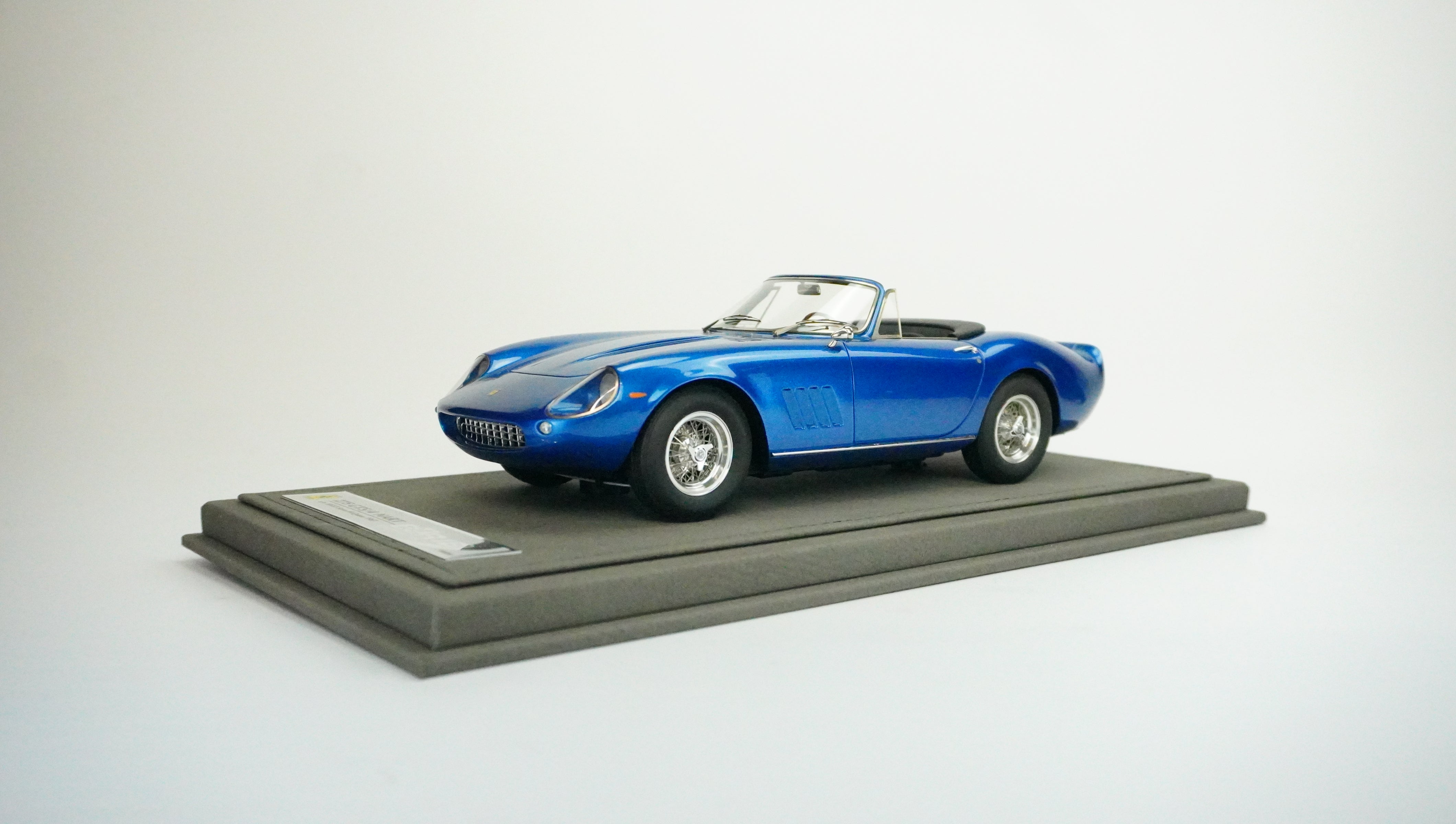 Ferrari 275 GTS/4 N.A.R.T. Convertible Limited (without box) 1967 1:18