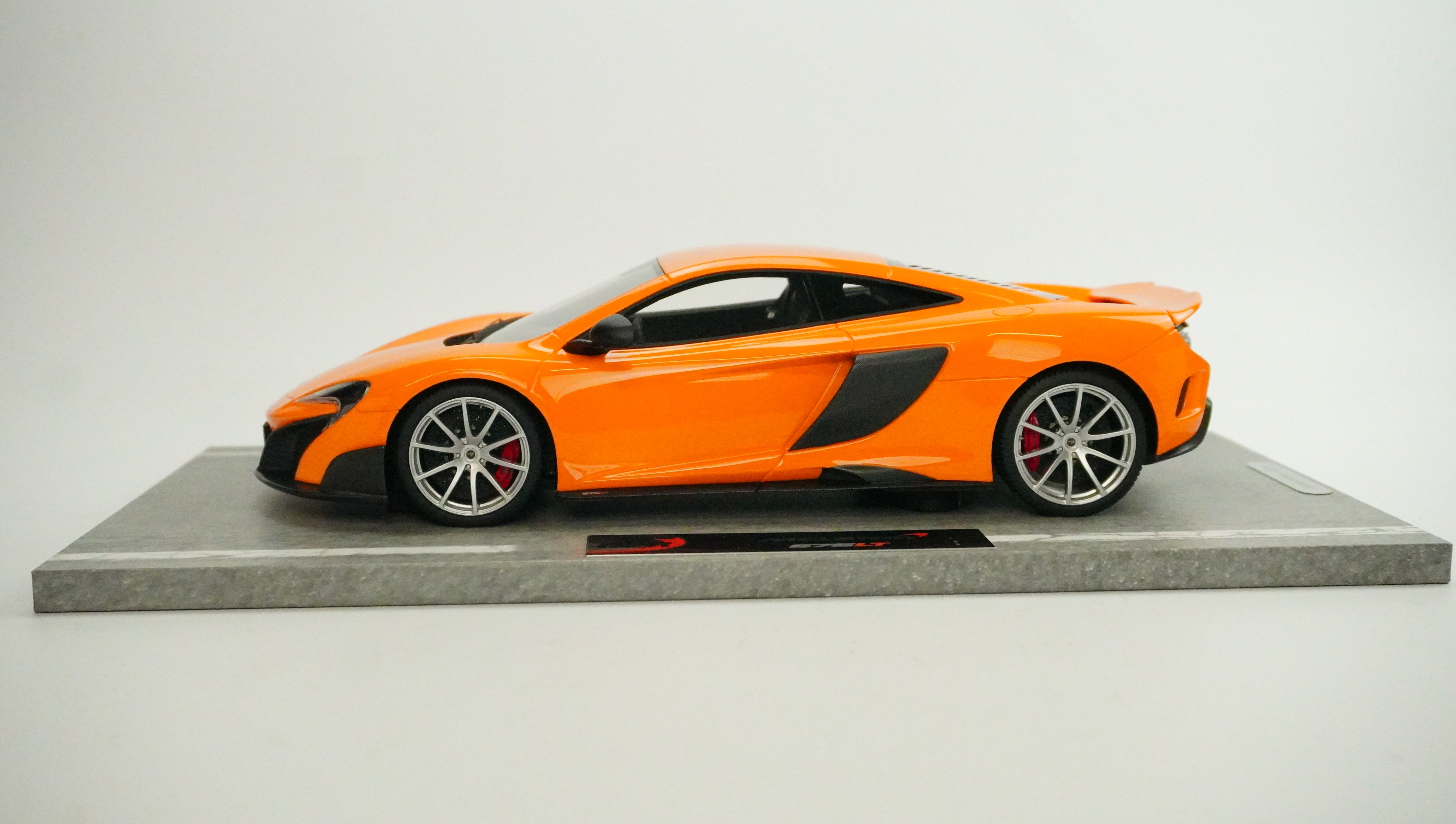 McLaren 675LT Limited (without box) 1:18